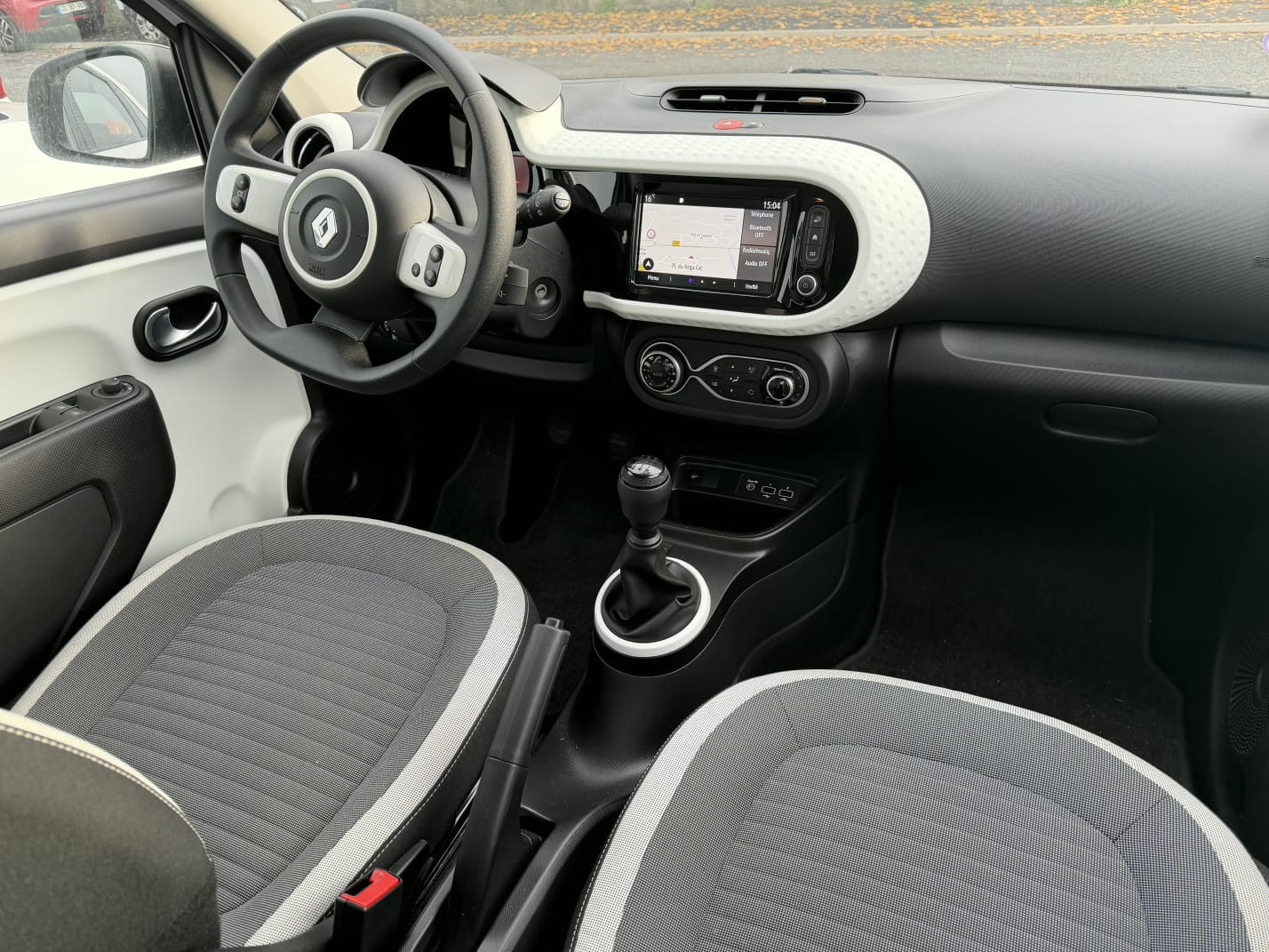 Renault Twingo III with Cruise control