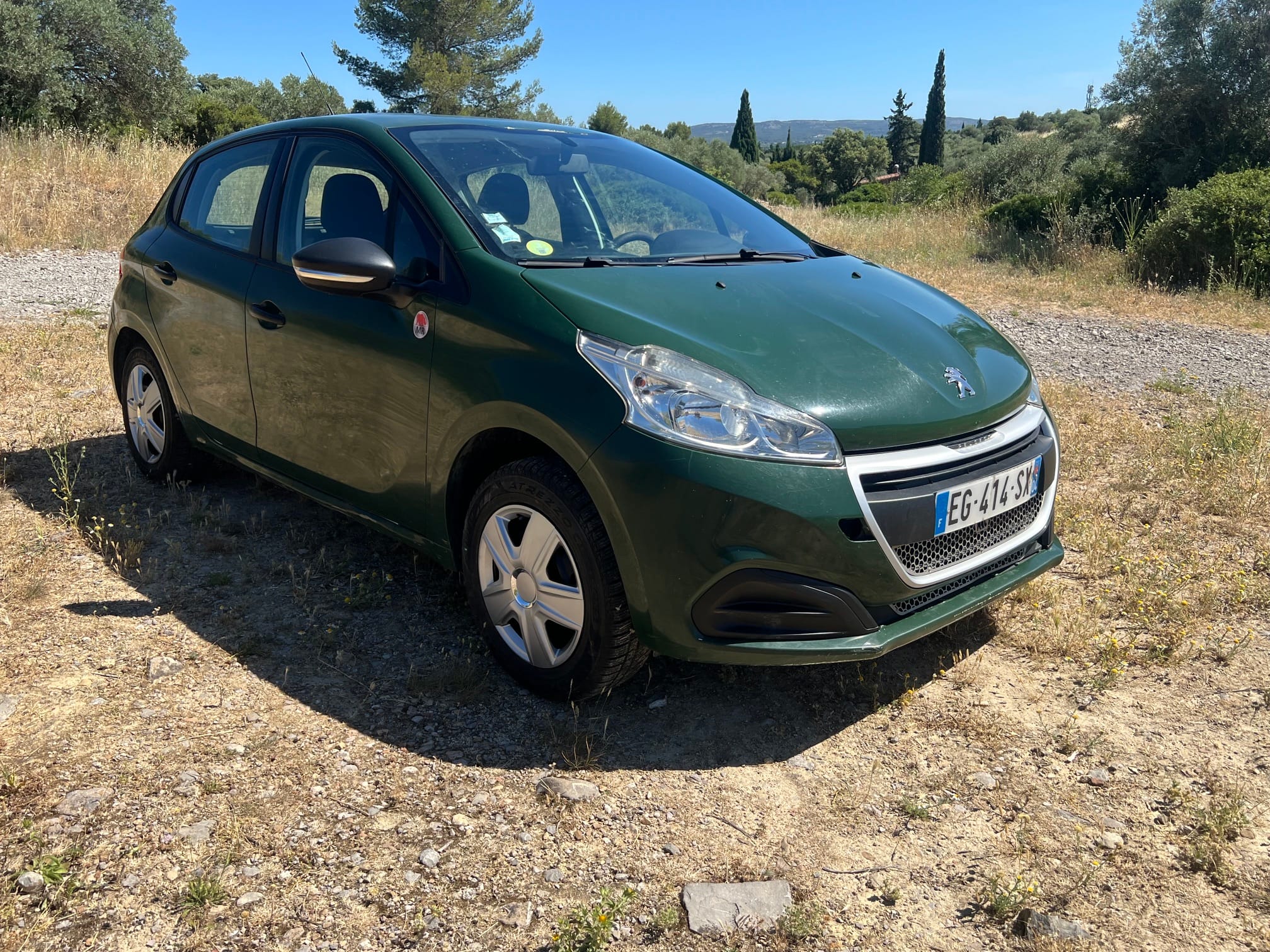 Peugeot 208 mit Winterreifen