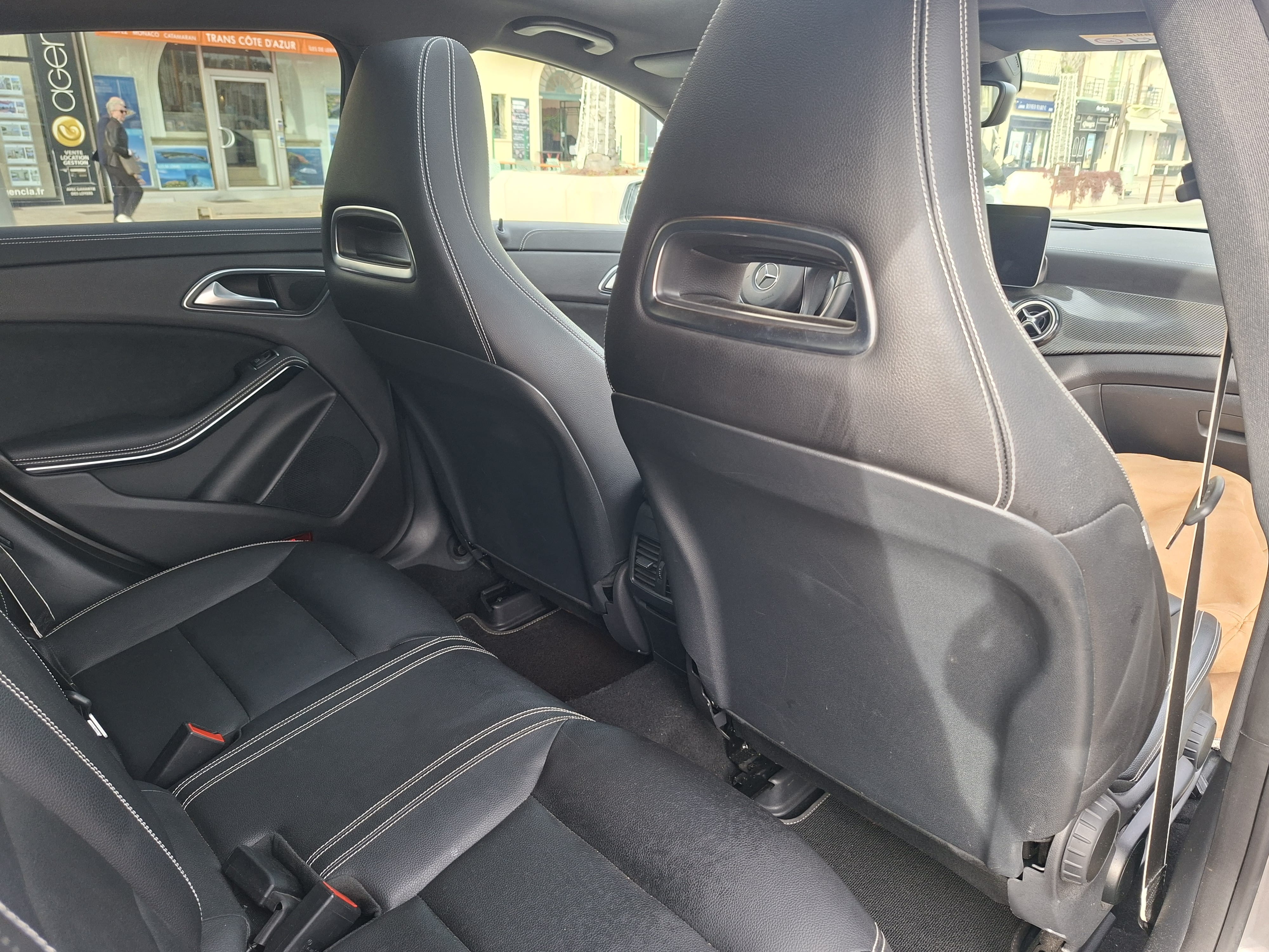 Mercedes-Benz CLA 200 avec GPS