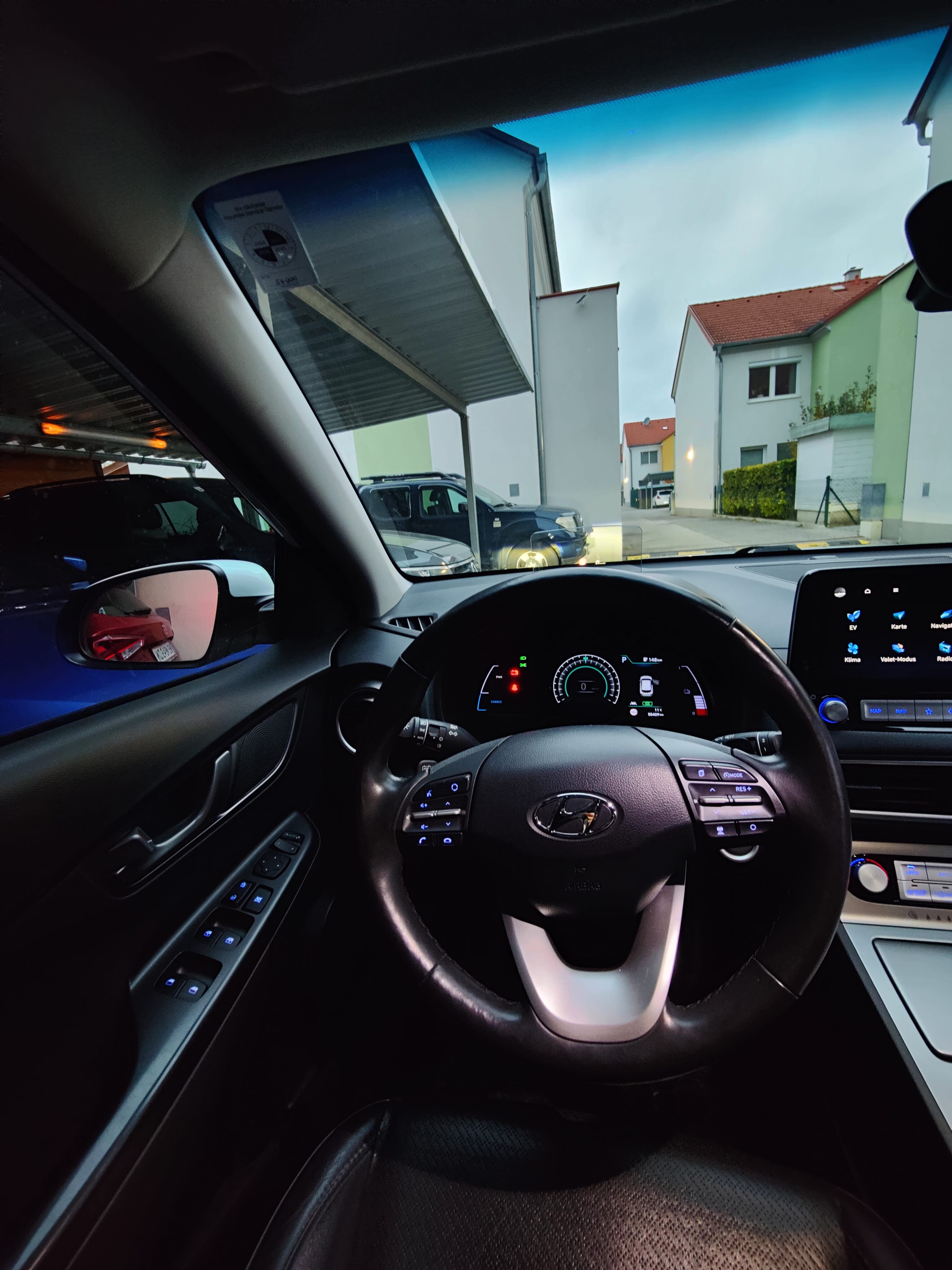 Hyundai Kona Electric SE mit Navigationsgerät