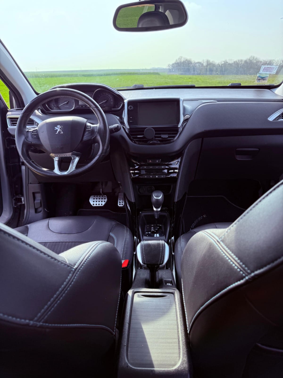 Peugeot 2008 1.2 THP avec GPS