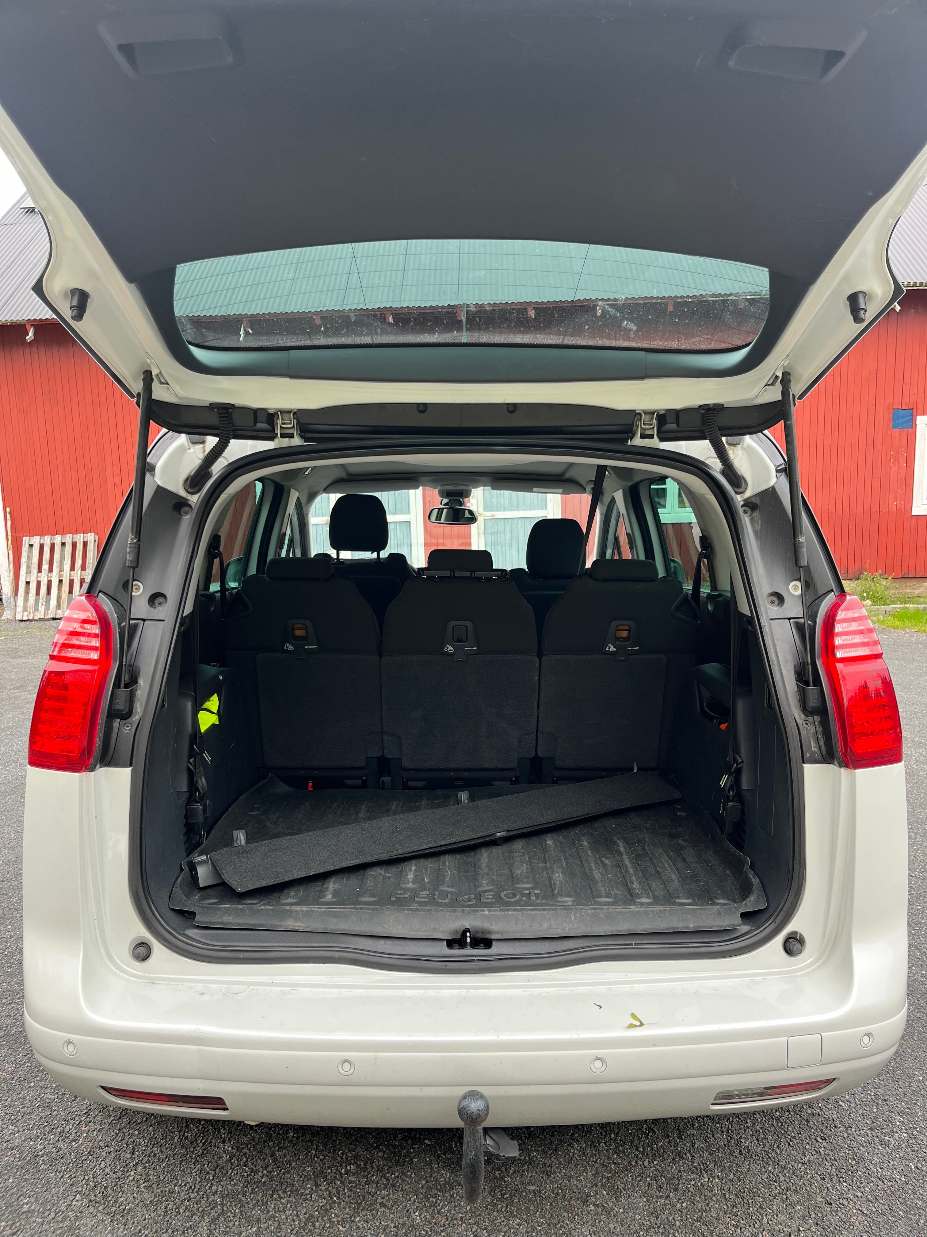 Peugeot 5008 med GPS