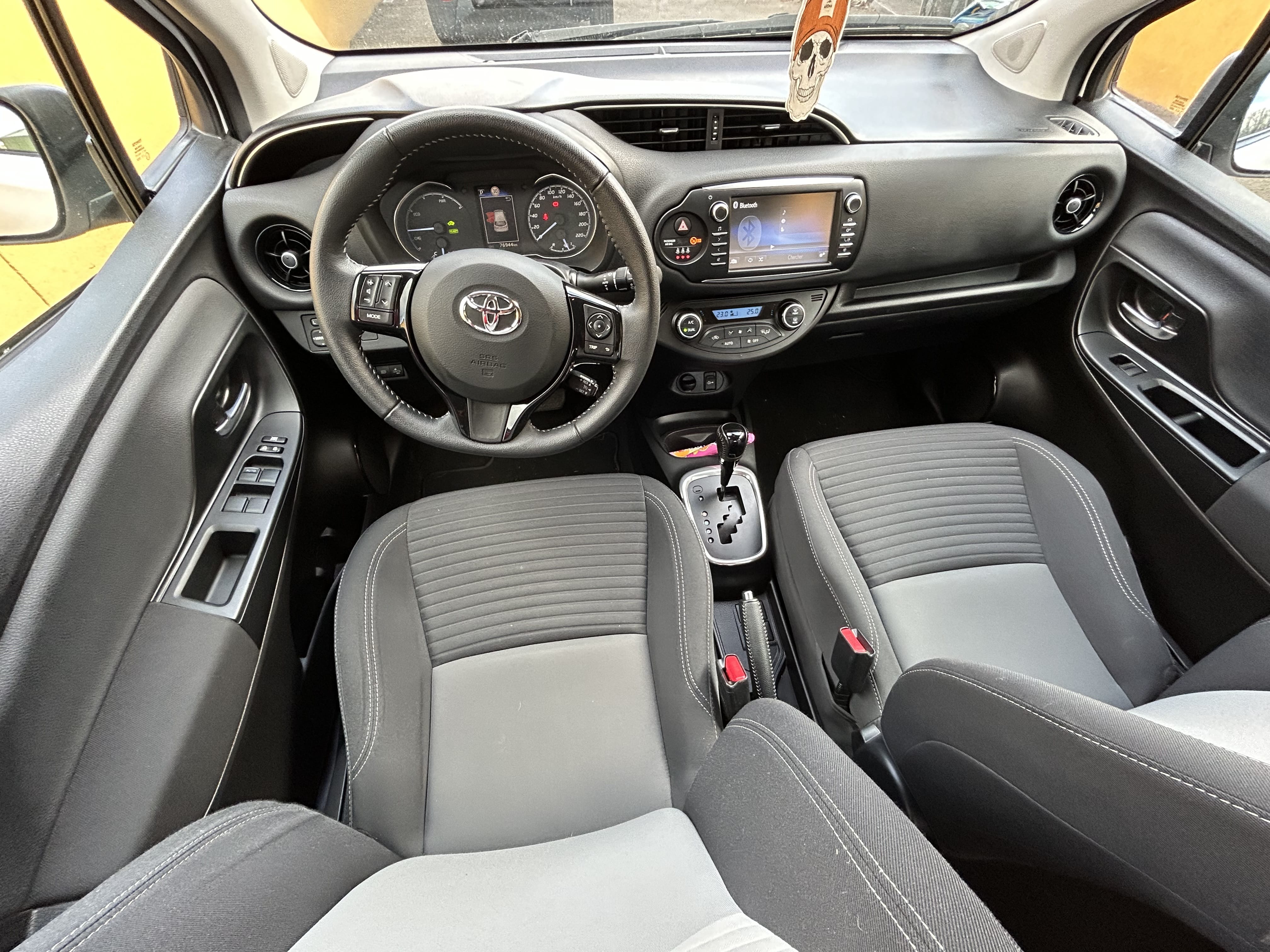 Toyota Yaris Hybride avec Pneus neige