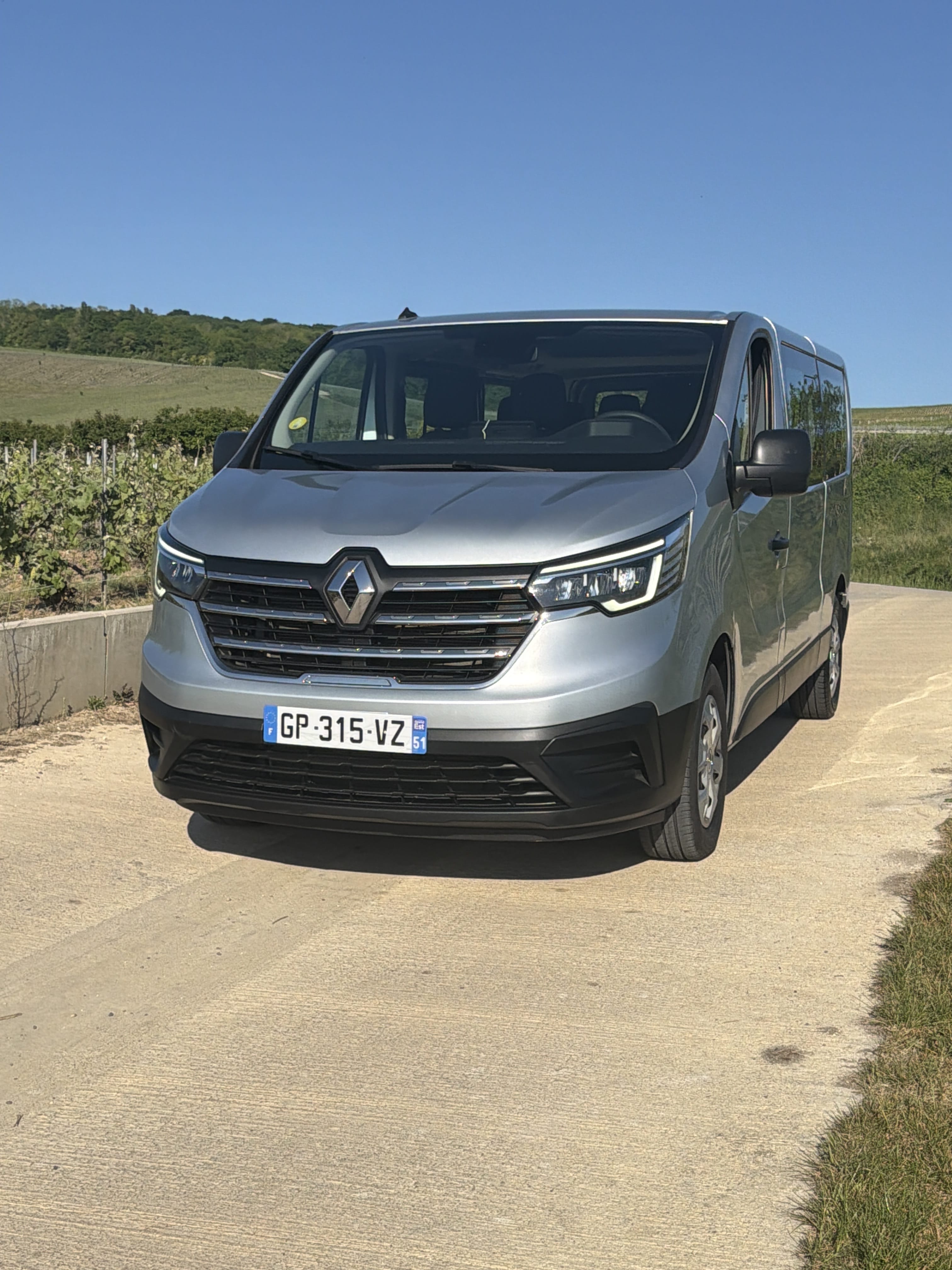 Renault Trafic Passenger Minibus  9 places 2.0 dci 150cv avec Port USB