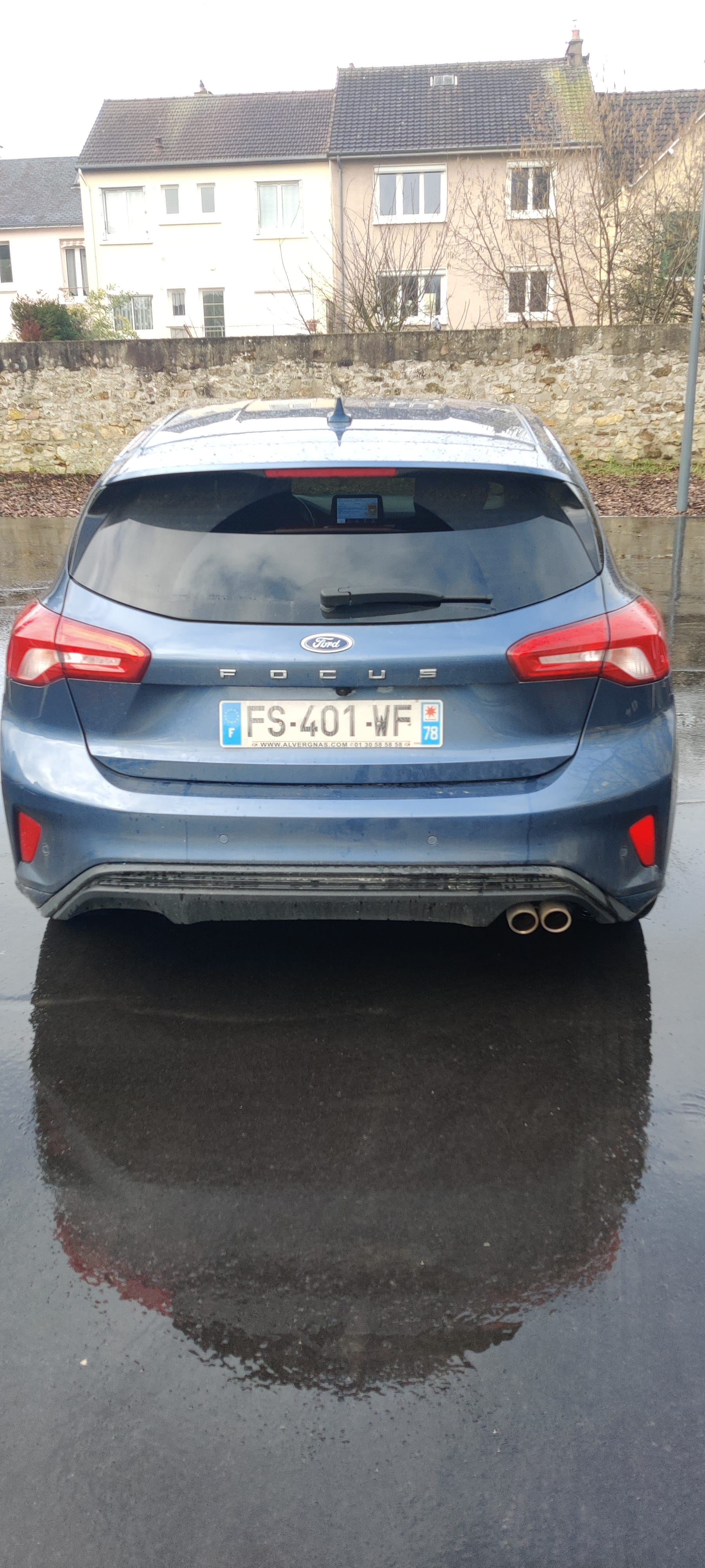 Ford Focus ST Line 125 CV essence avec GPS