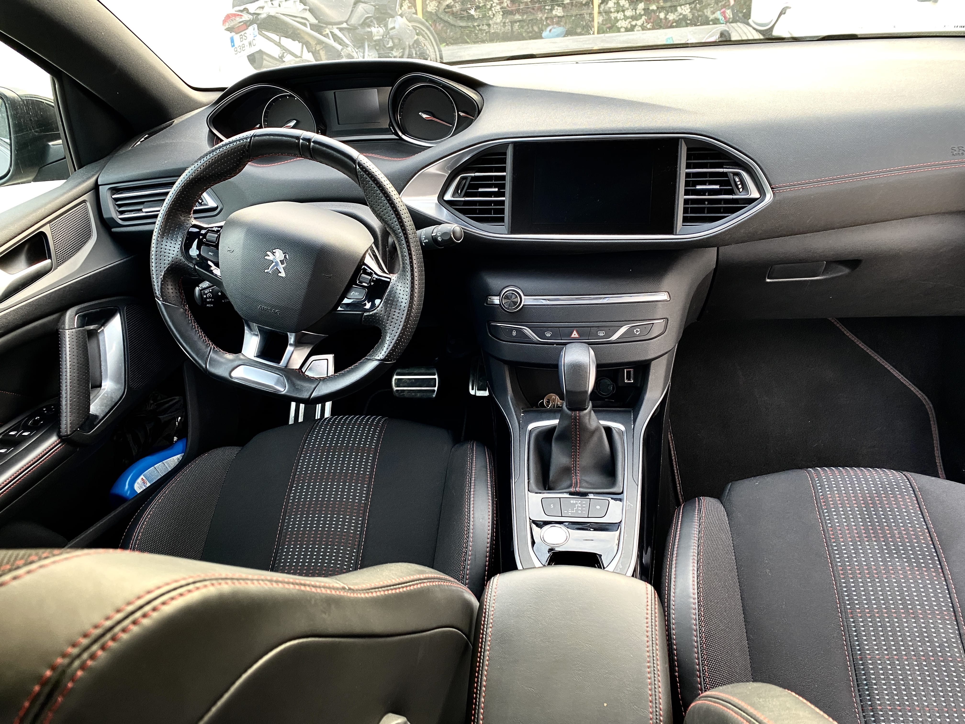 Peugeot 308 1.2L PureTech 130ch avec Régulateur de vitesse