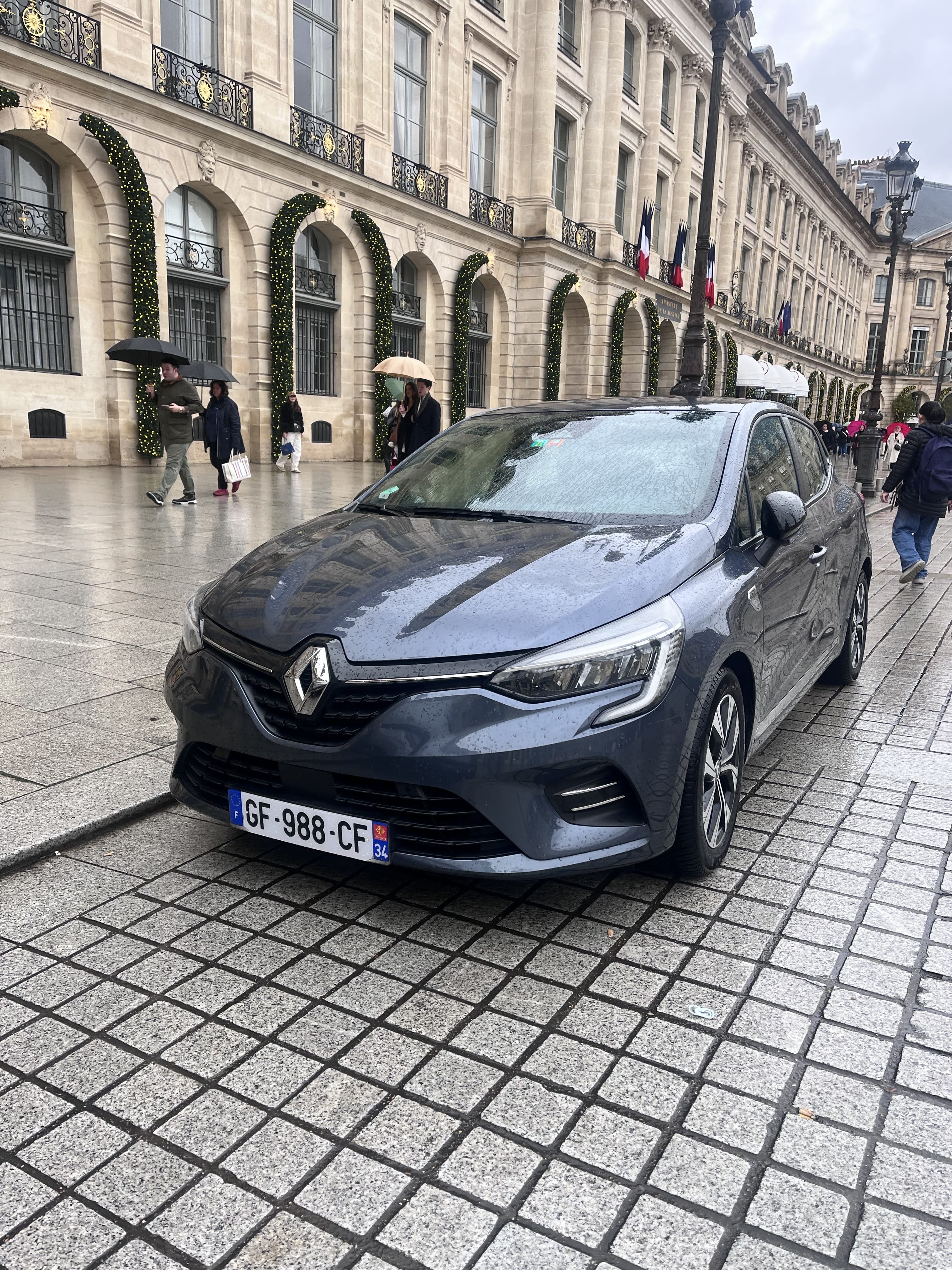 Renault Clio E-tech, 2022, Essence 98 / Électrique (hybride), automatique