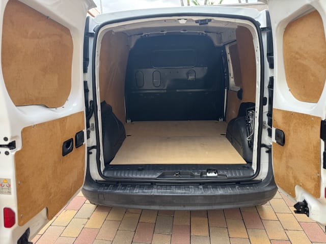 Nissan NV250 Furgoneta con Control de velocidad