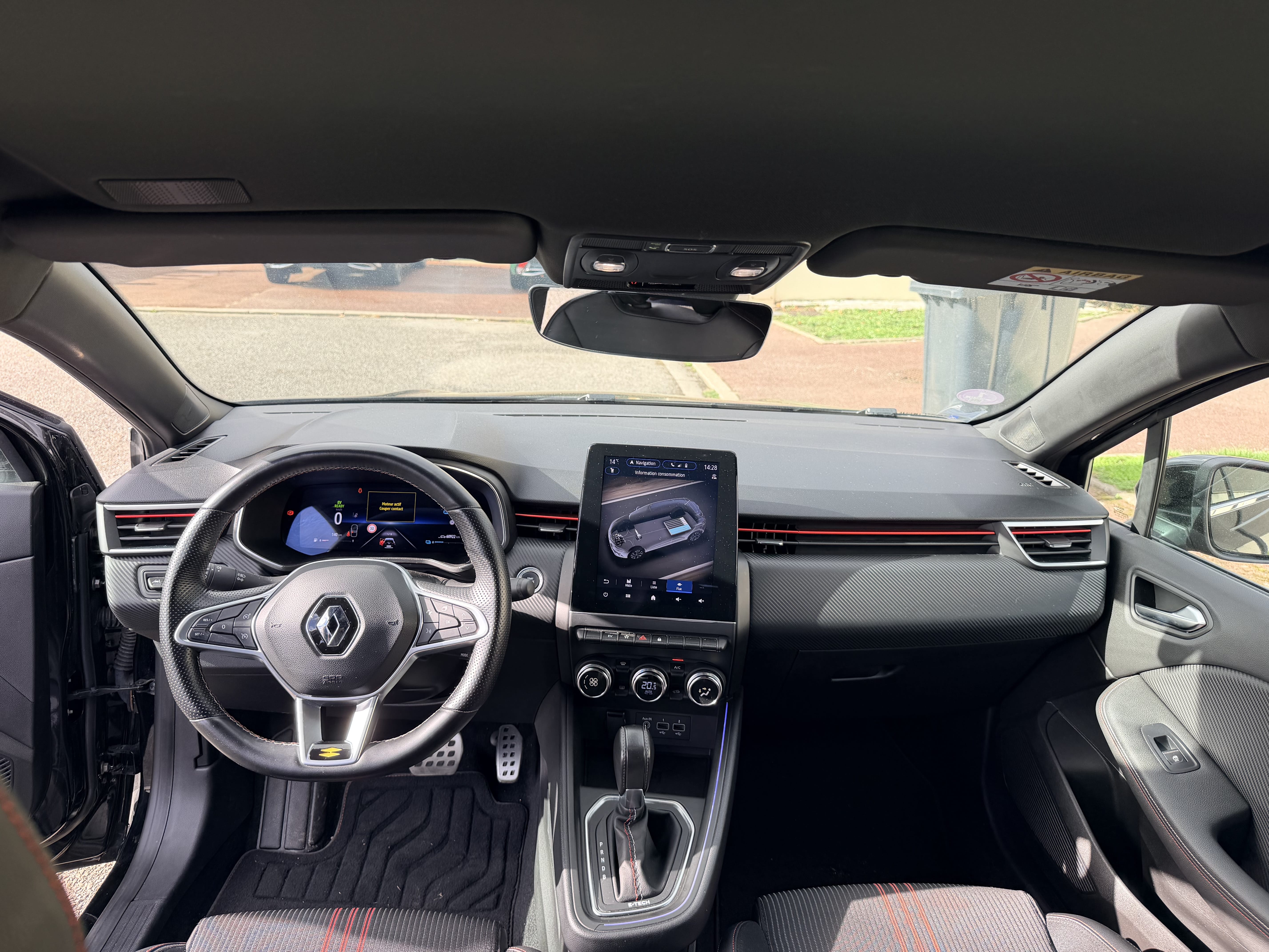 Renault Clio E-tech Hybride med Cruisekontroll