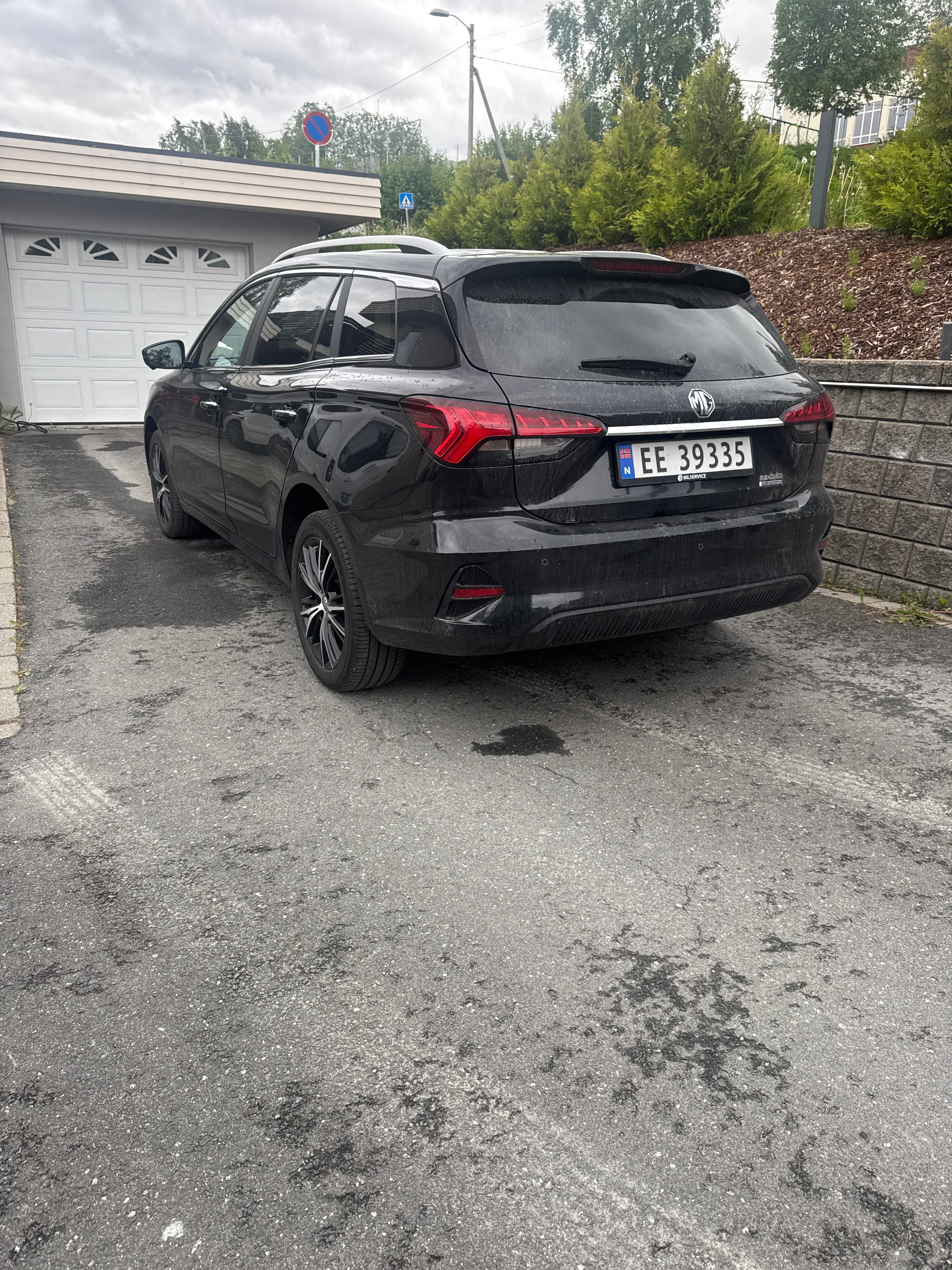 MG MG5 with Backup camera