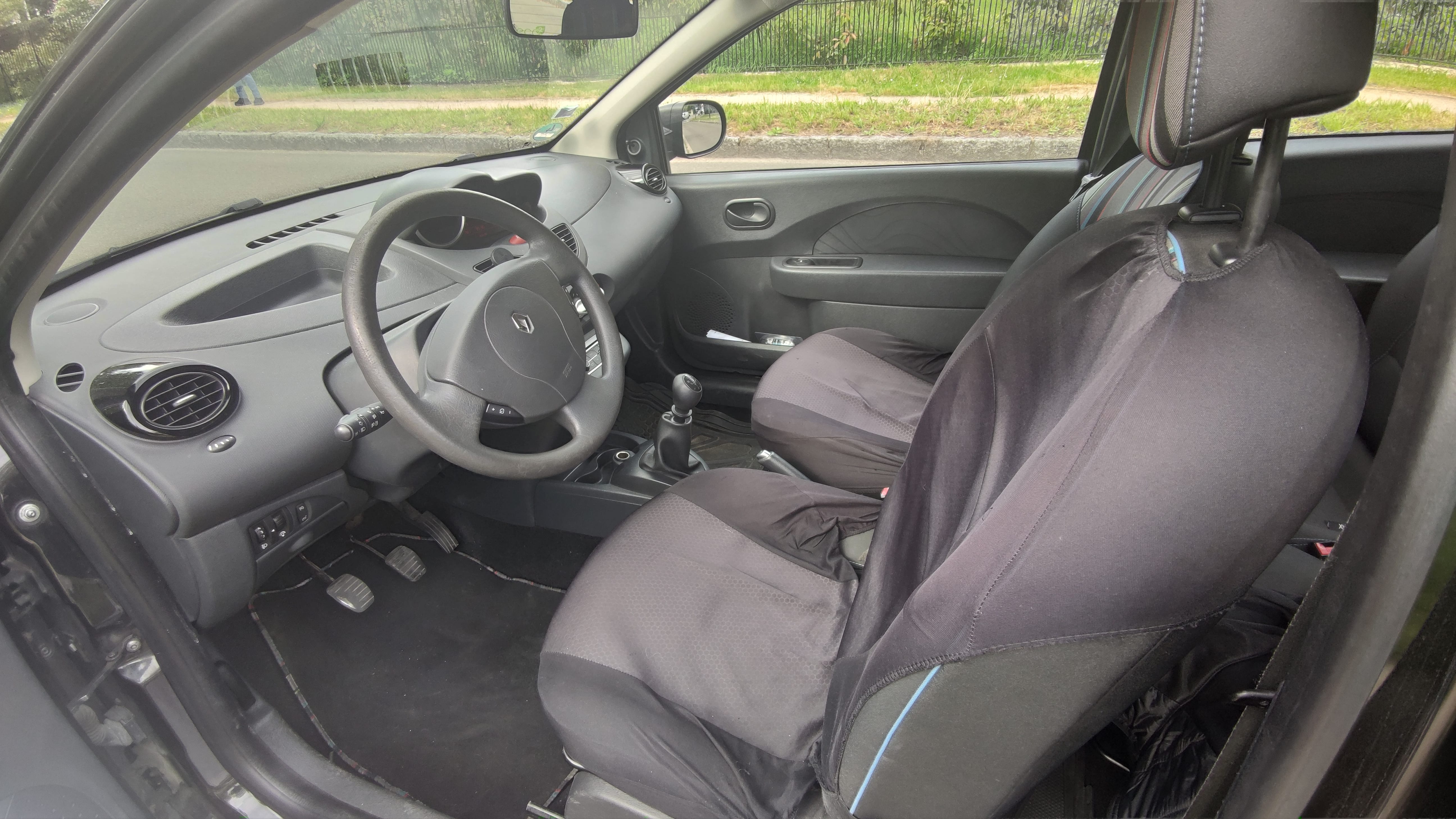 Renault Twingo with Baby seat