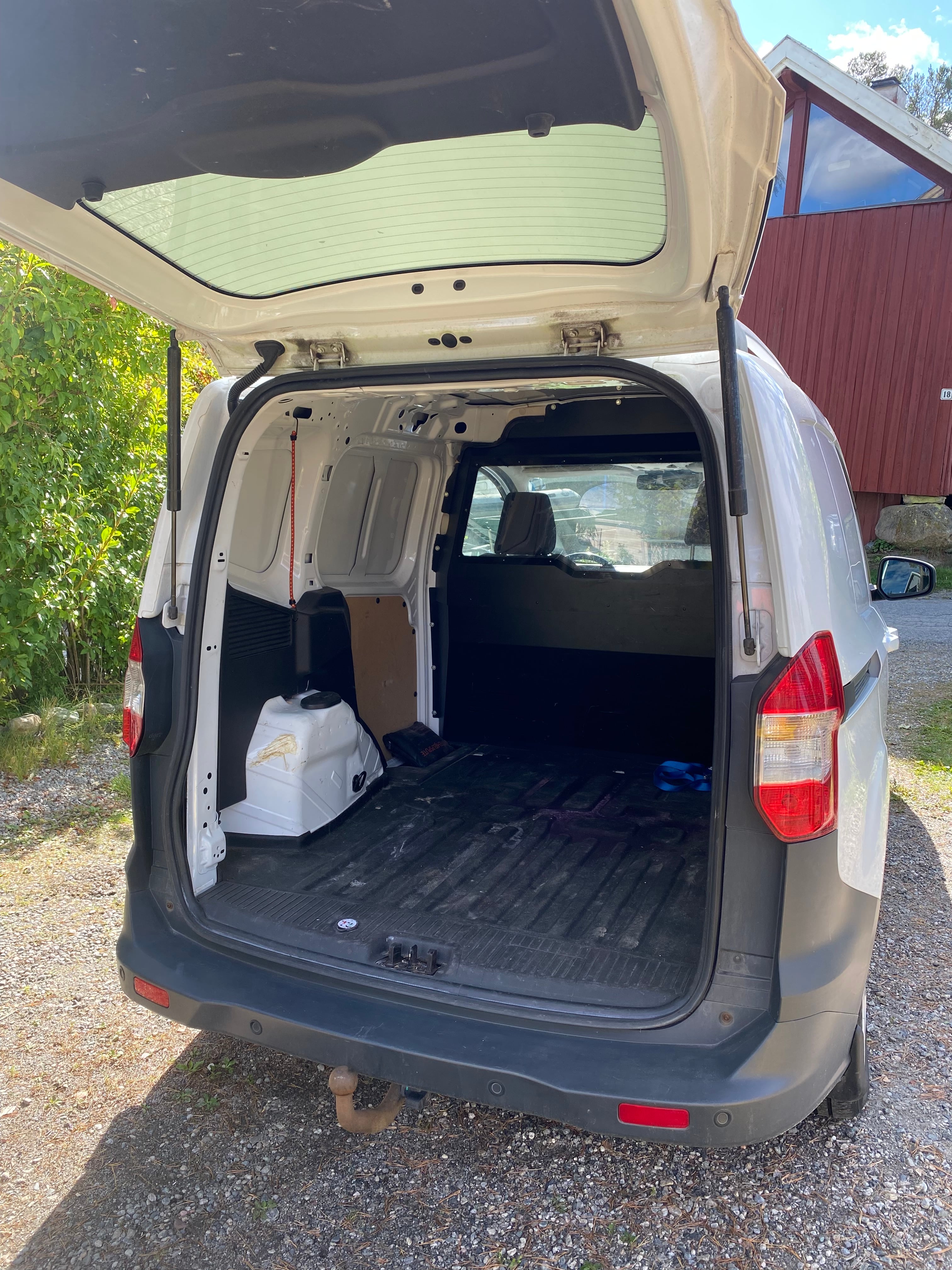 Ford Transit Courier Combi med Ryggekamera