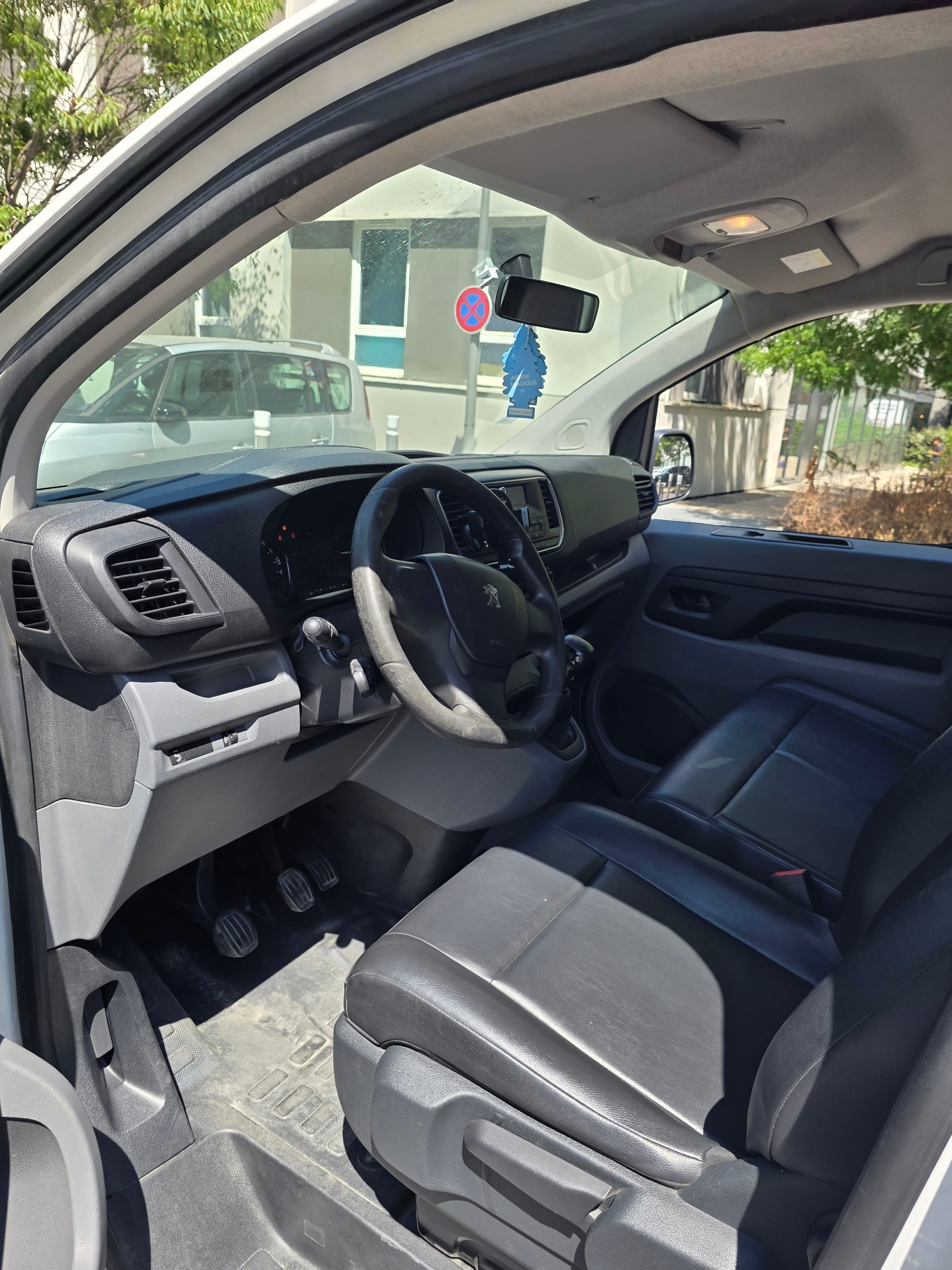 Peugeot Traveller avec Port USB