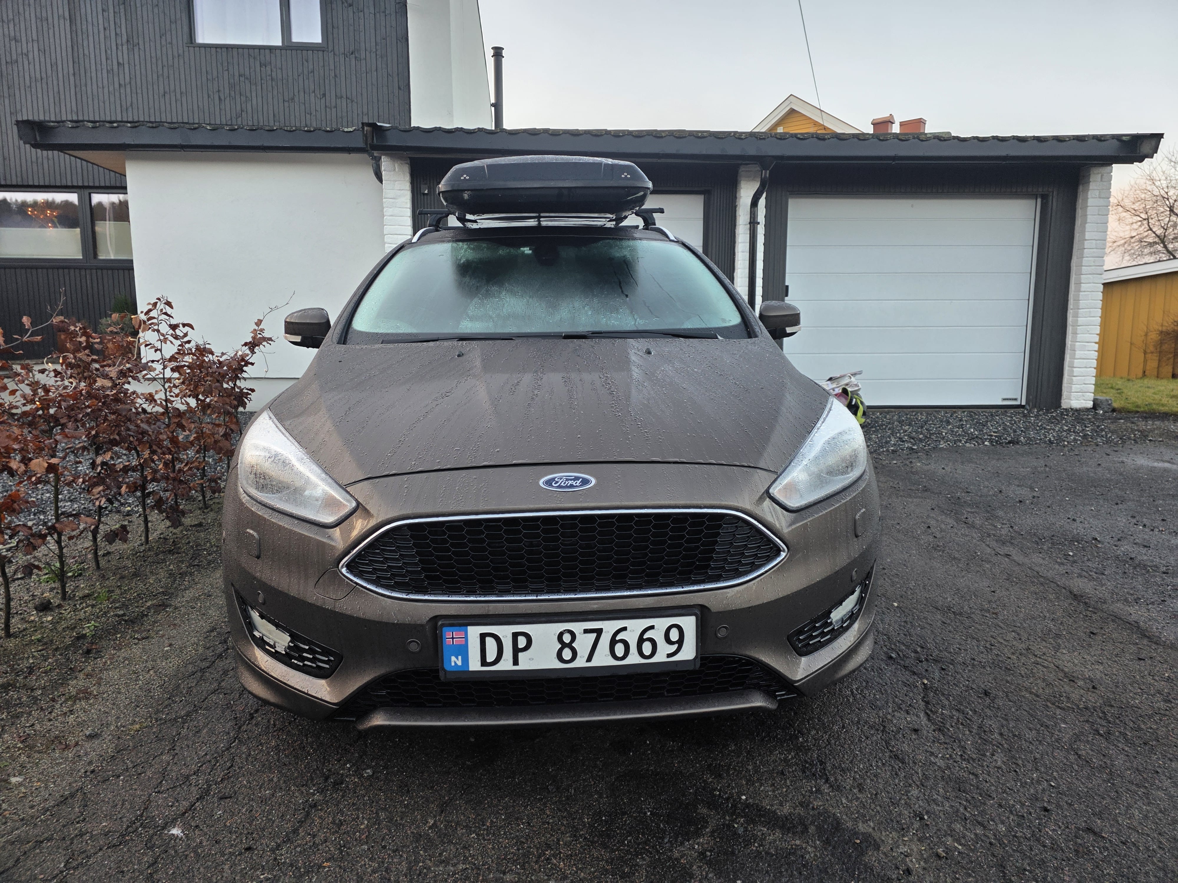 Ford Focus Sport med Vinterdekk
