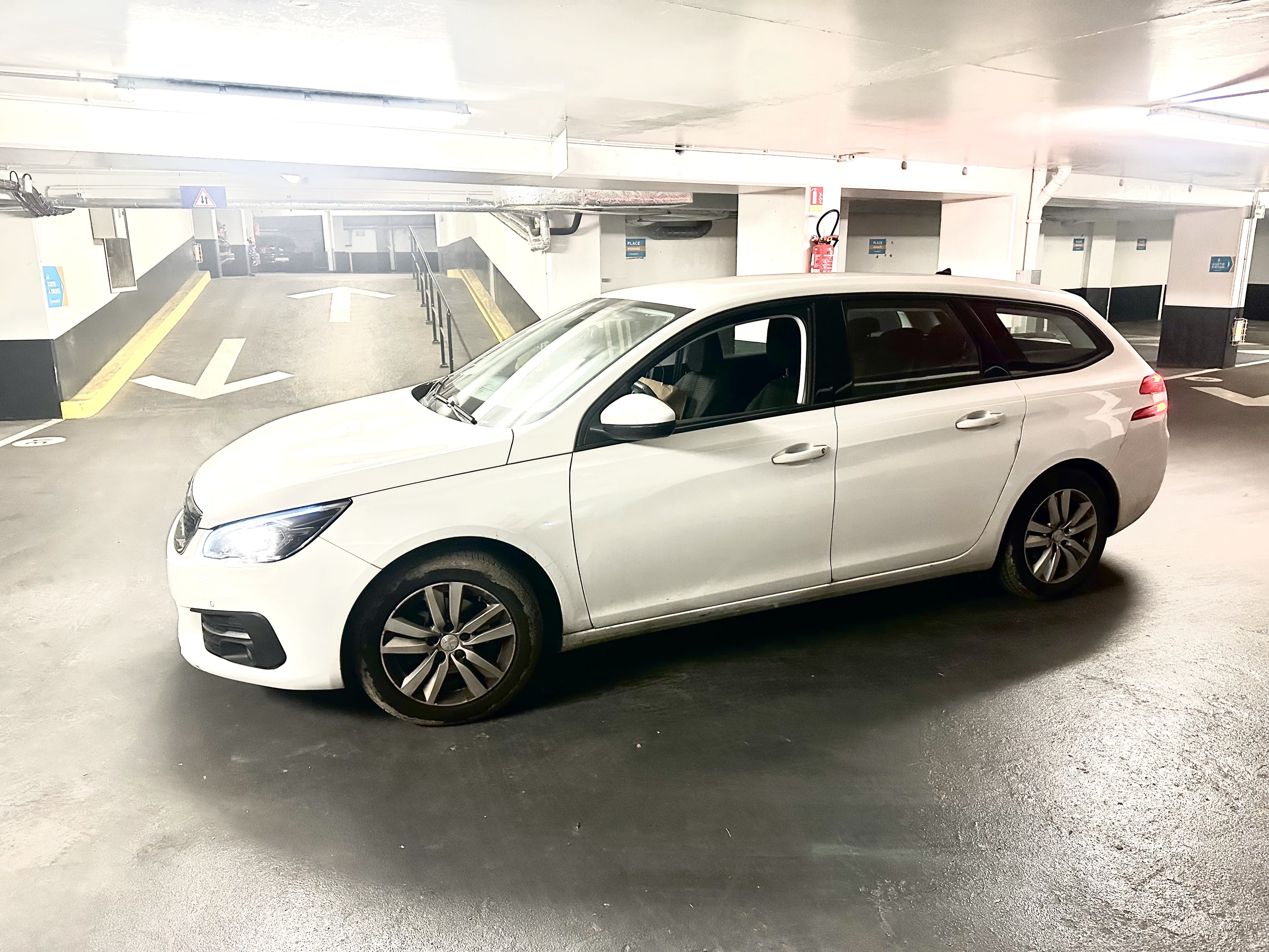 Peugeot 308 SW fm817 avec Climatisation