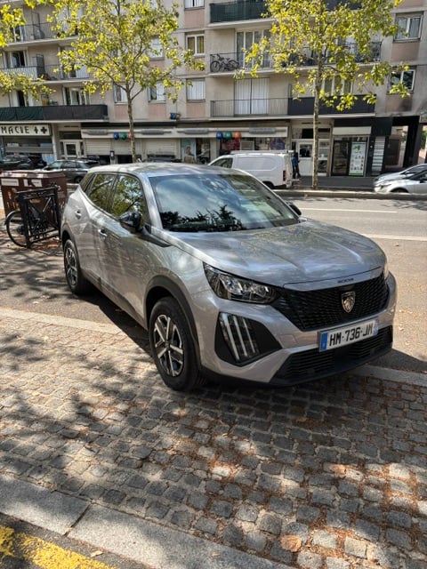 Peugeot 2008 1.2 Hybrid 145ch Business e-DCS6, 2026, Essence 98 / Électrique (hybride), automatique
