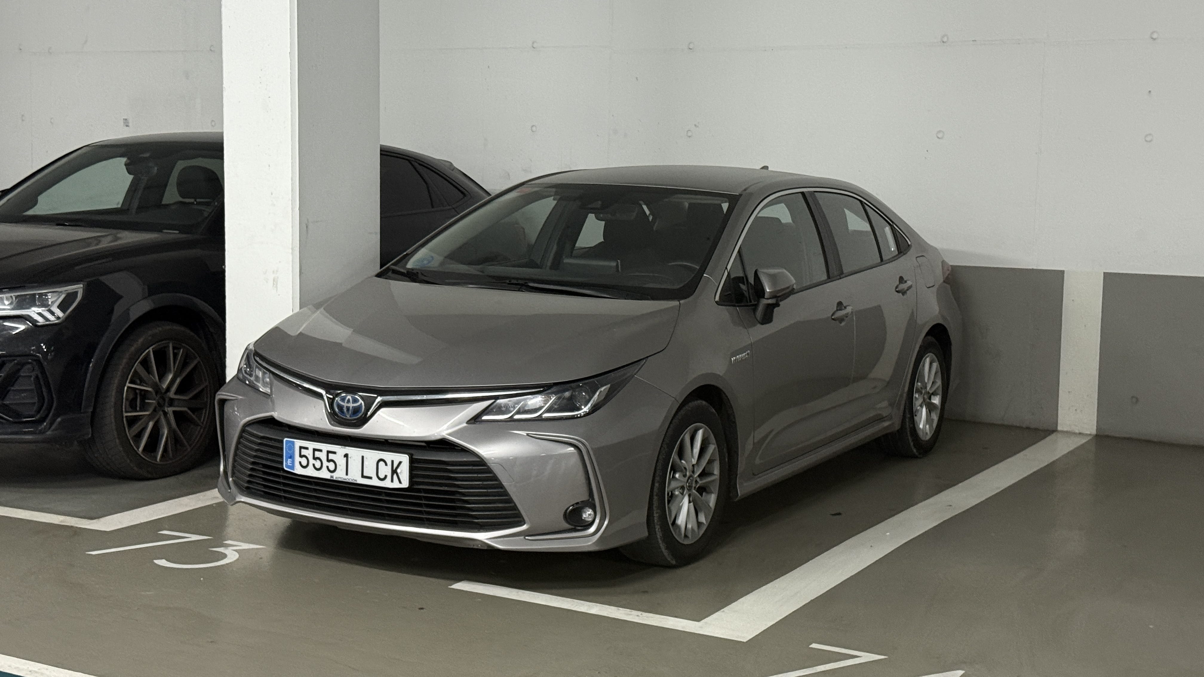 Toyota Corolla Híbrido 1.8, 2019, Gasolina 95 / Électrique (hybride), automatique