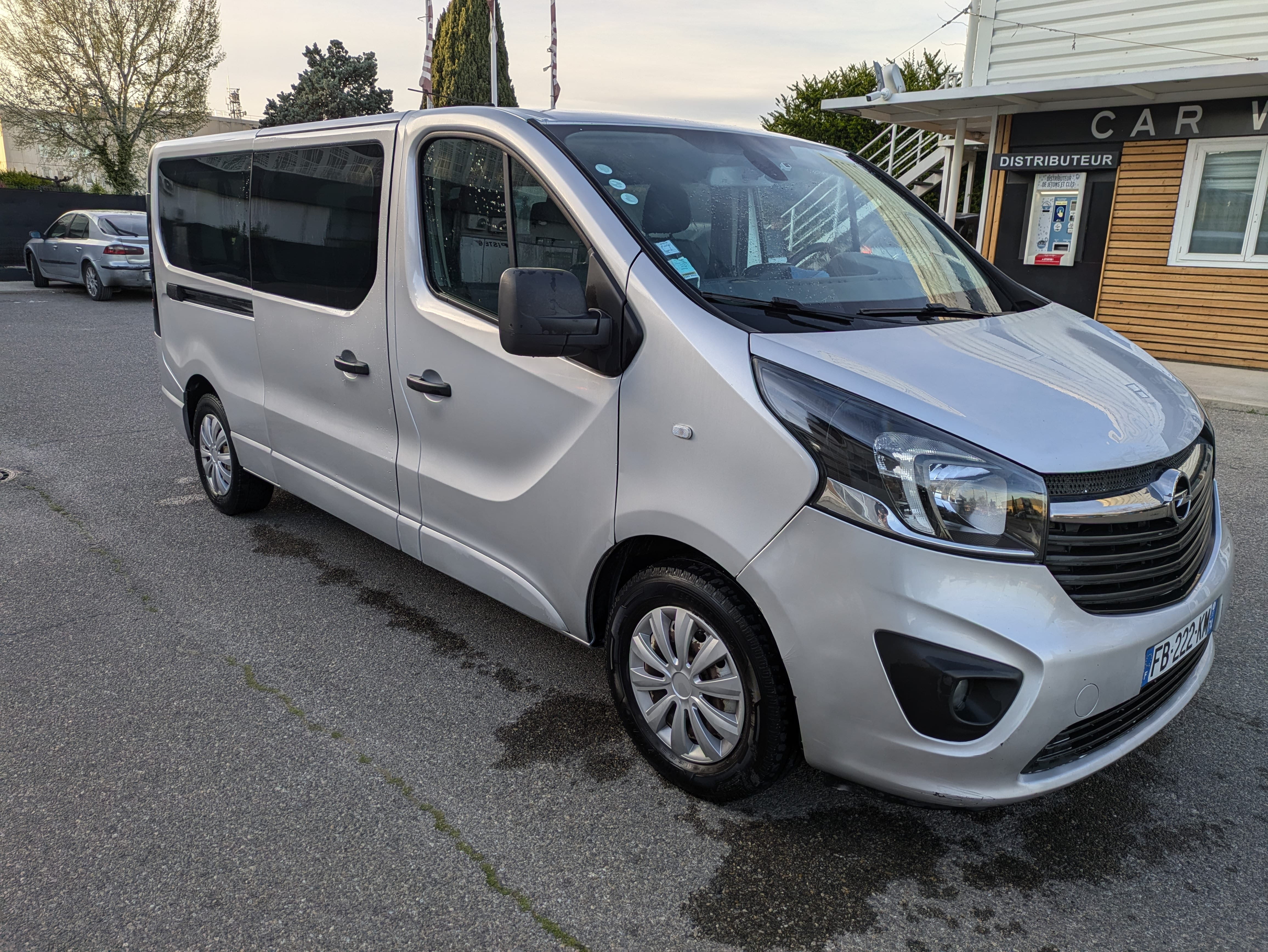 Opel Vivaro Combi avec Climatisation