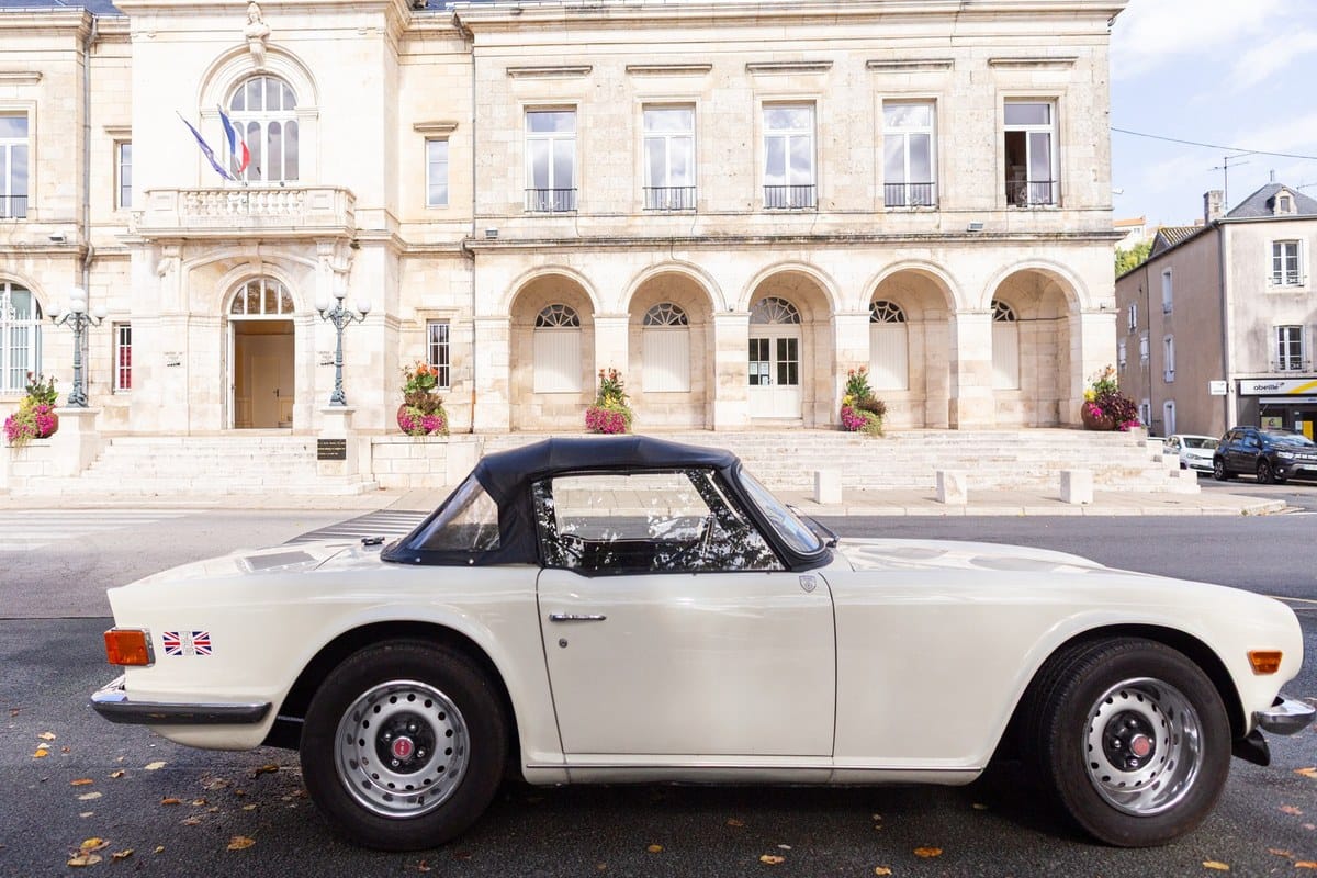 Triumph TR6 avec Autoradio