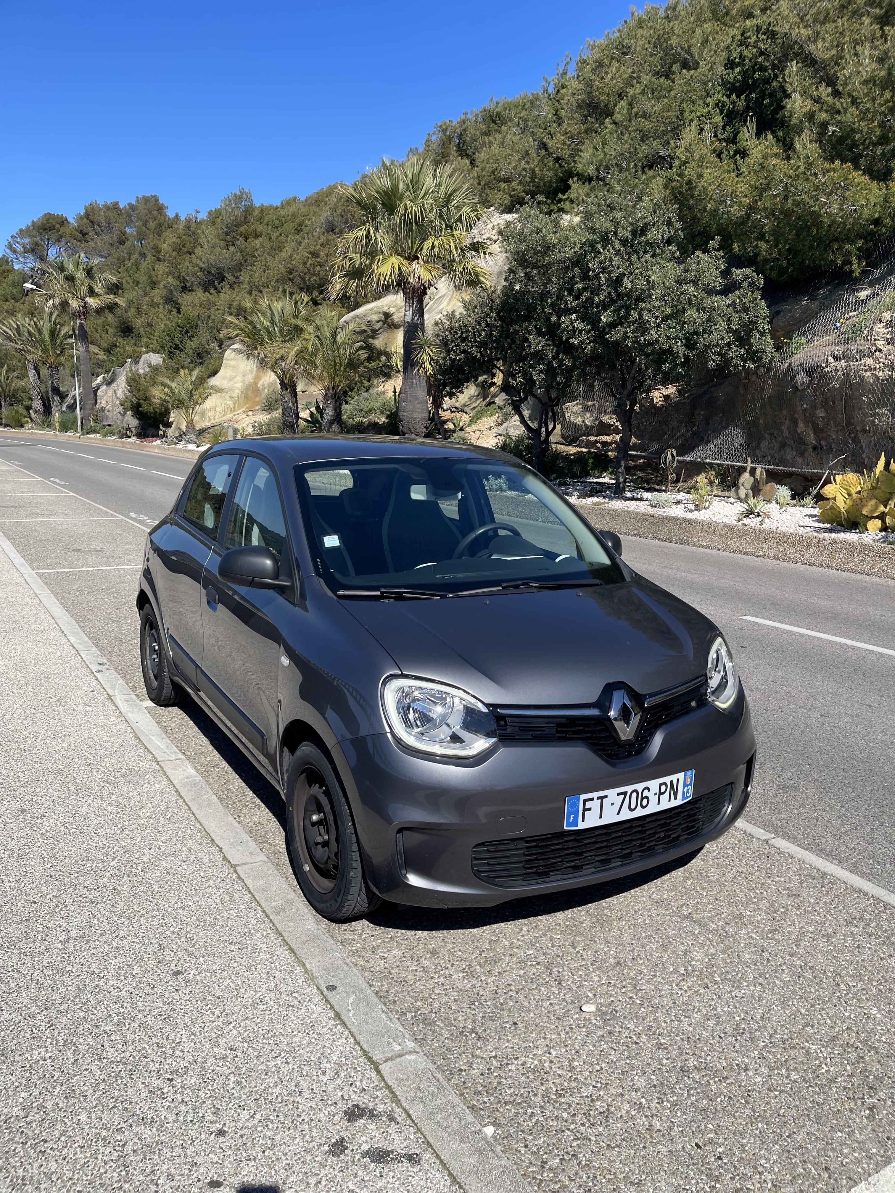 Renault Twingo III 1.0 SCE avec Autoradio