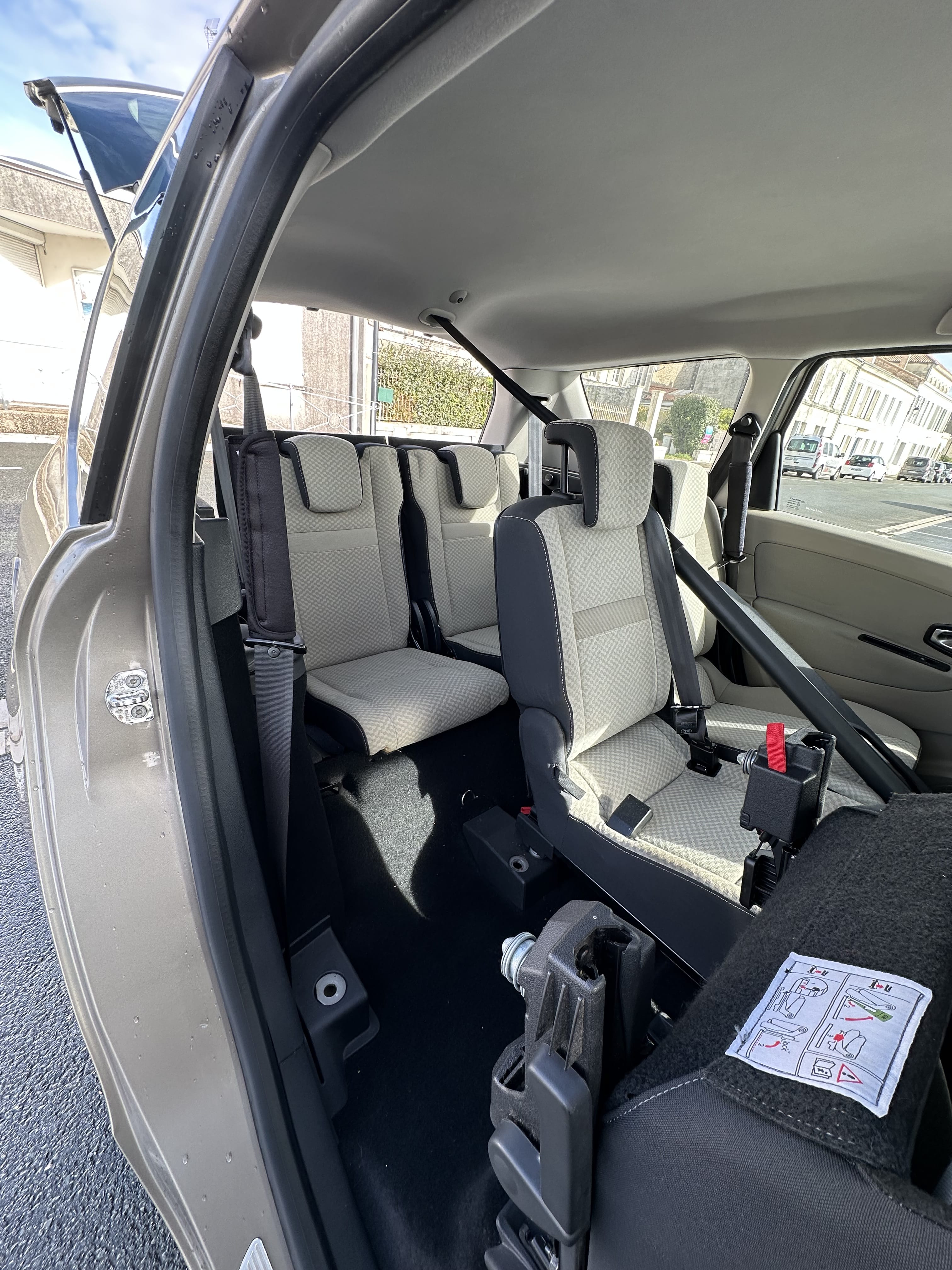 Renault Grand Scenic 1.5 DCI 110 avec Attelage