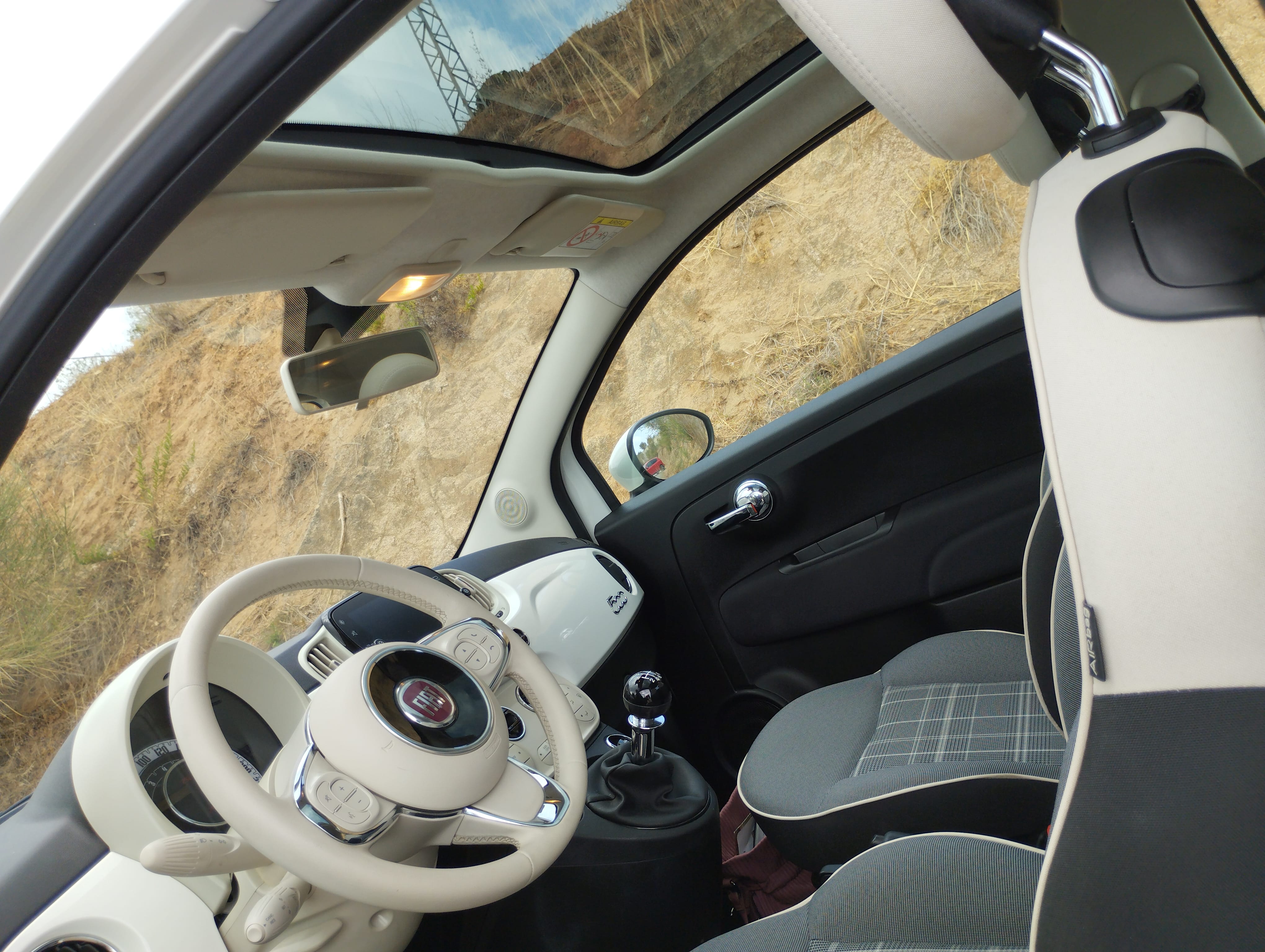 Fiat 500 Hybrido with Apple CarPlay