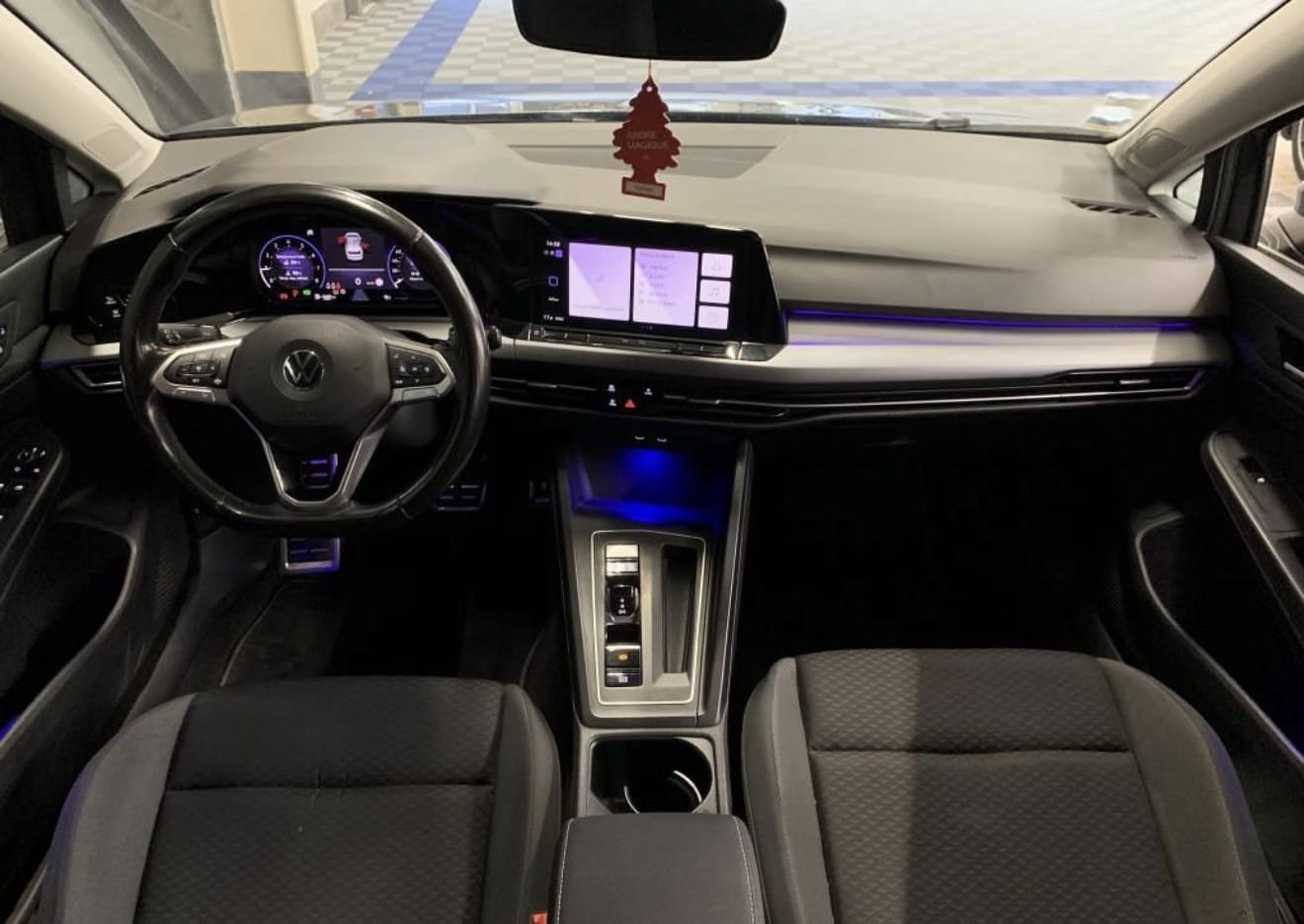 Volkswagen Golf avec GPS