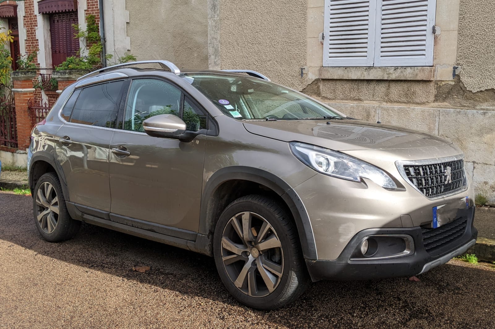 Peugeot 2008, 2017, Essence 95