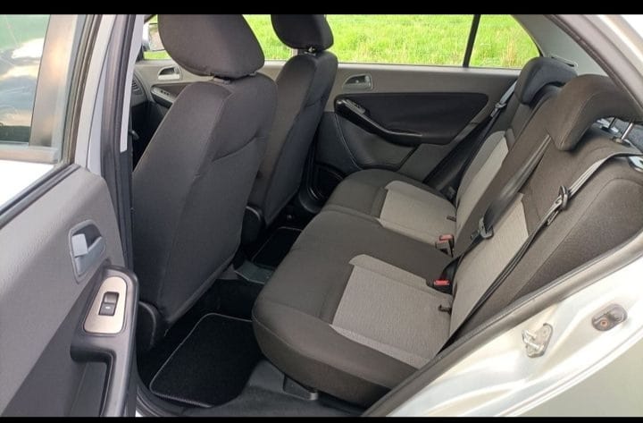Tata Motors Vista con Audio Bluetooth