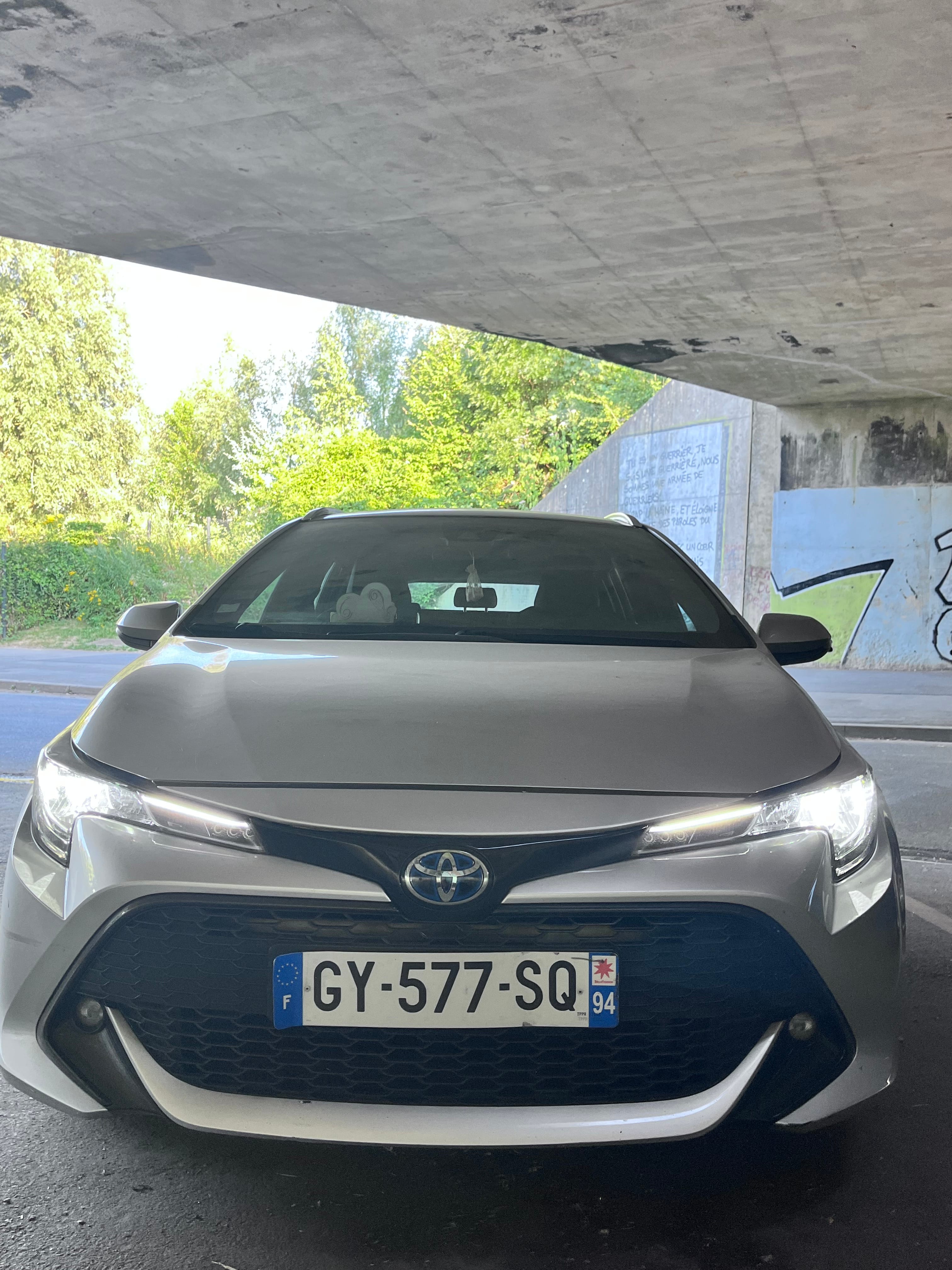 Toyota Corolla Touring Sports Design Hybride, 2020, Essence 95 / Électrique (hybride), automatique