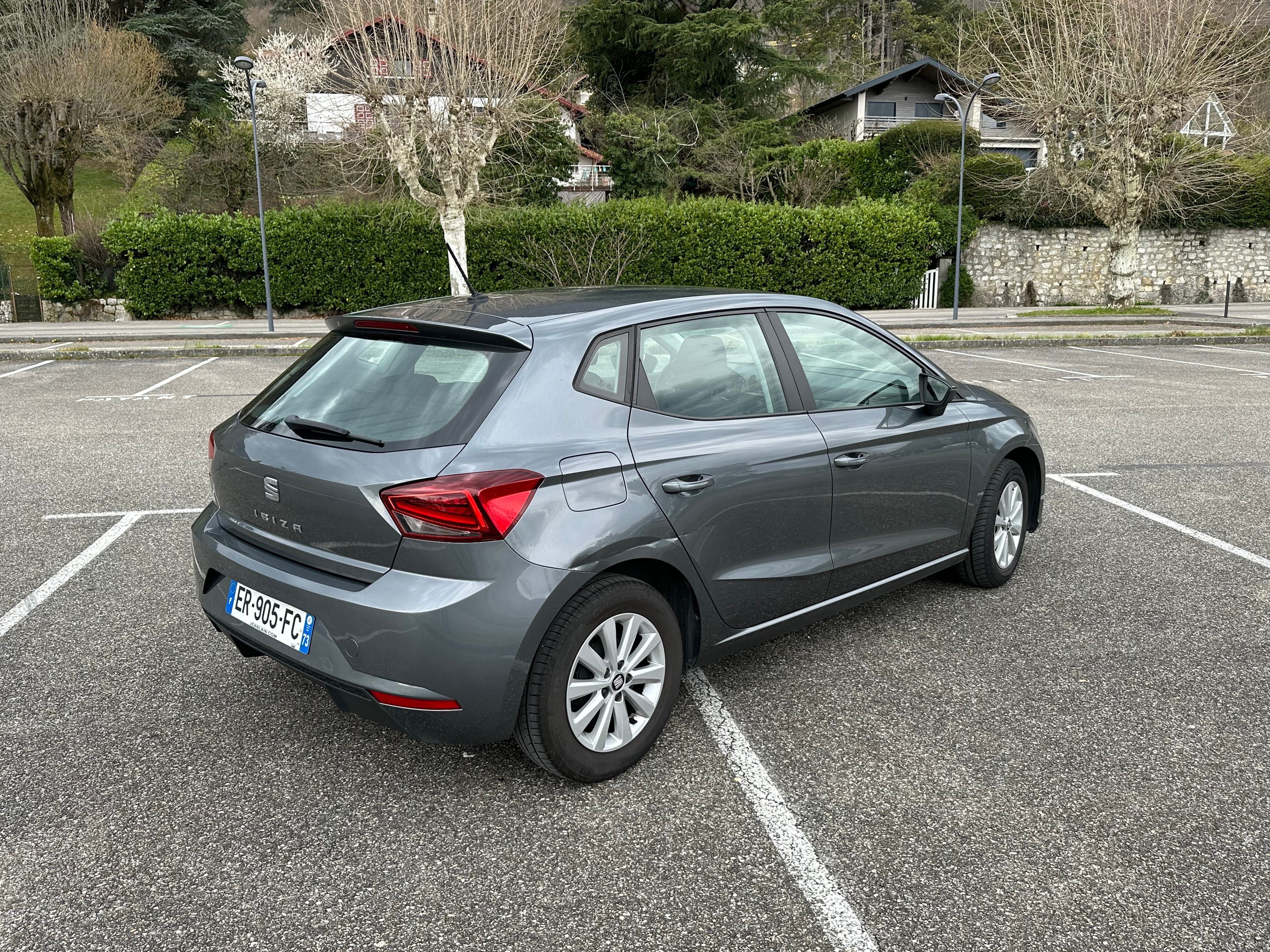Seat Ibiza avec Autoradio