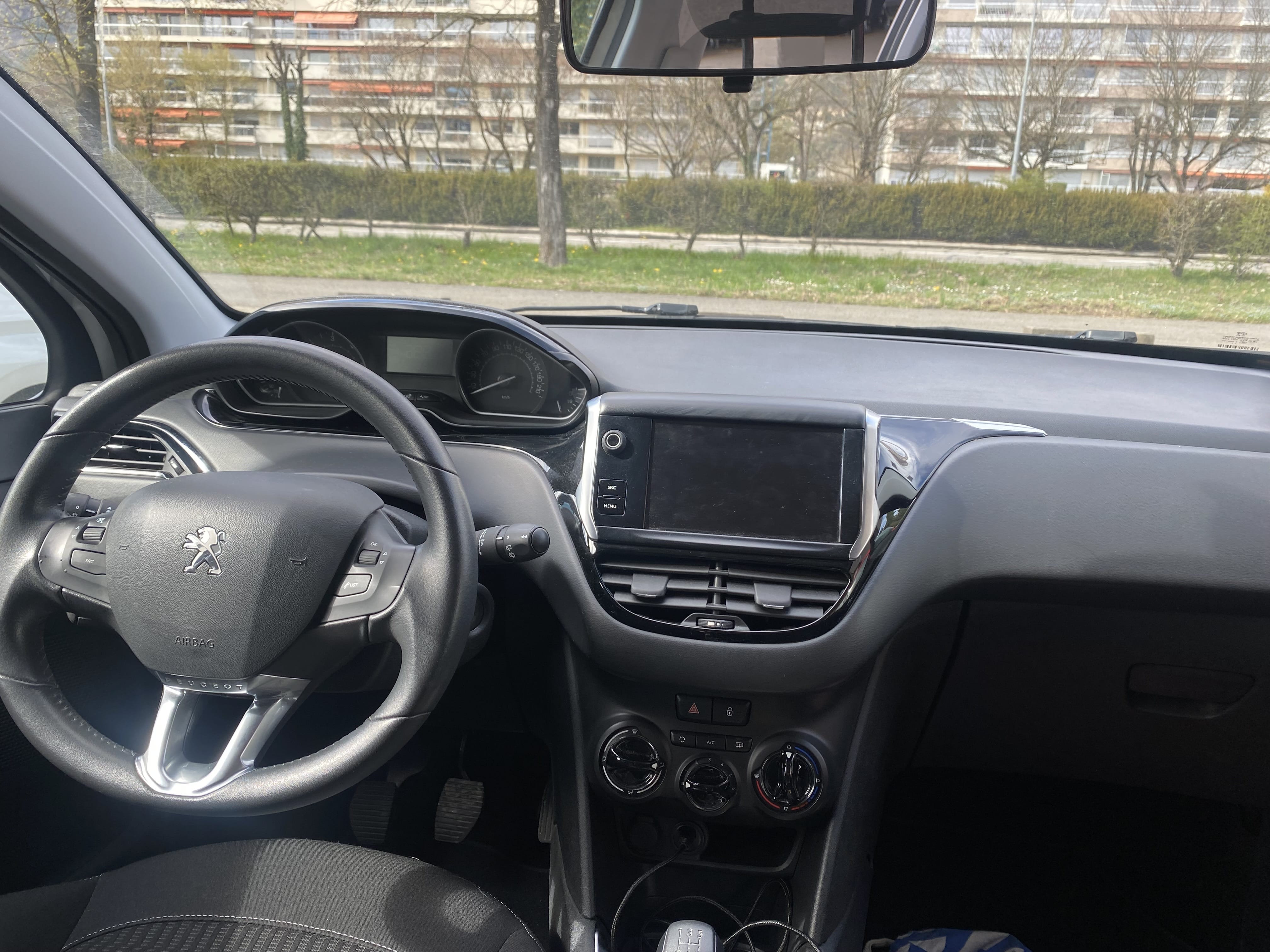 Peugeot 208 avec GPS