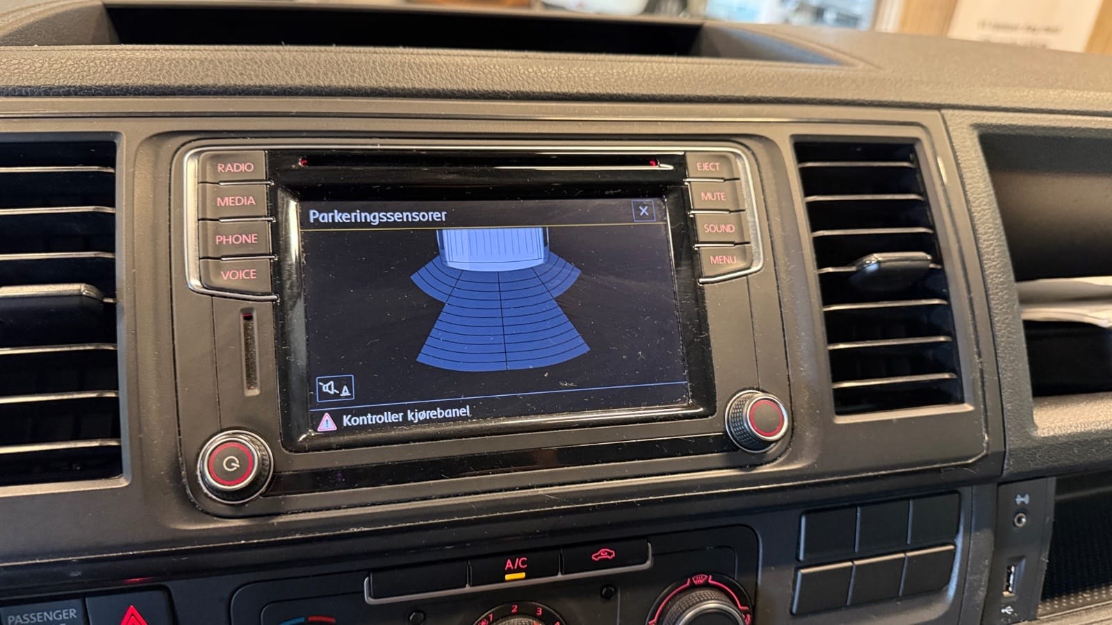 Volkswagen Transporter 2.0TDI Krok Manuell med Apple CarPlay