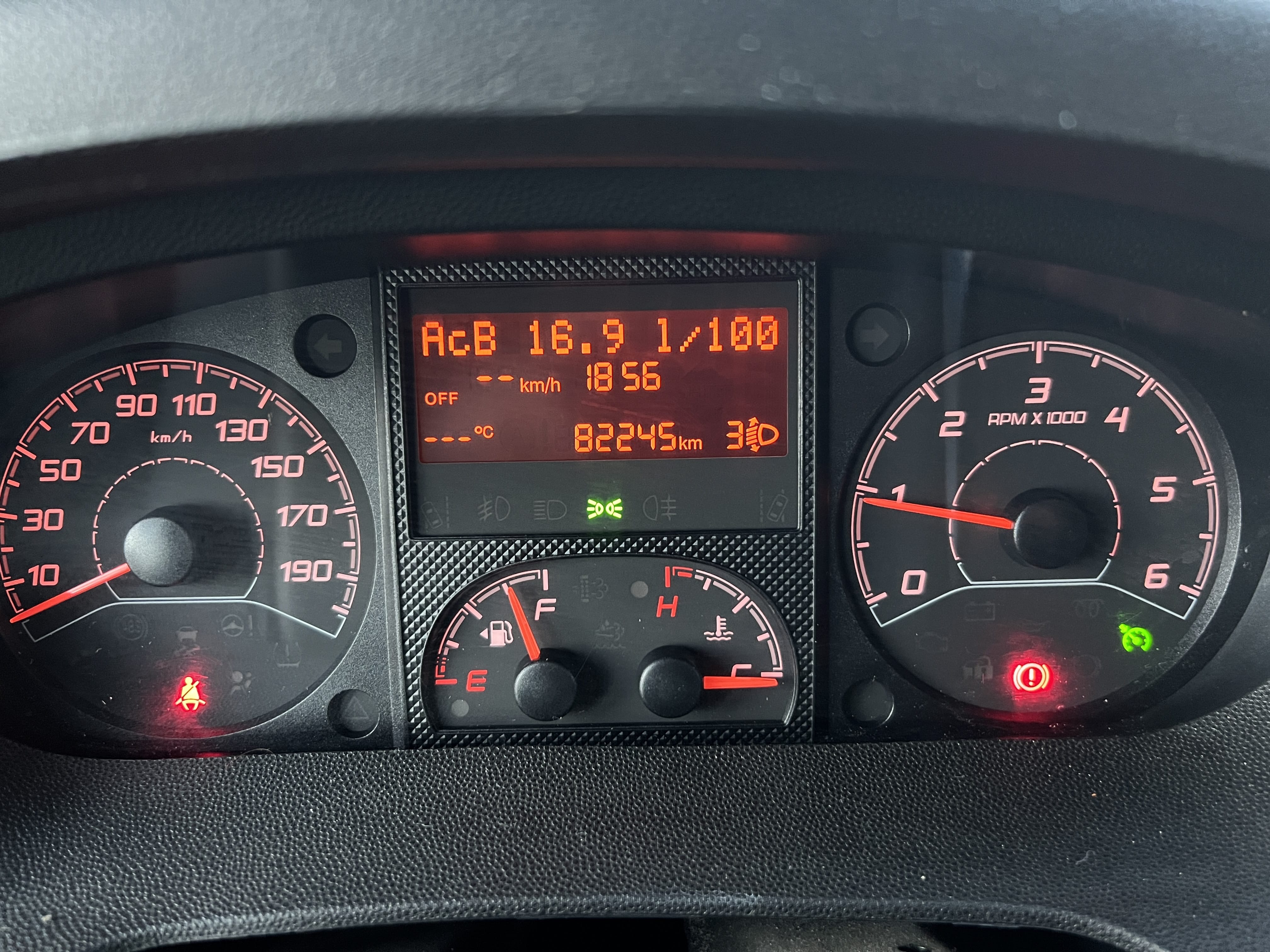 Peugeot Boxer 2.0 diesel med Lydinngang