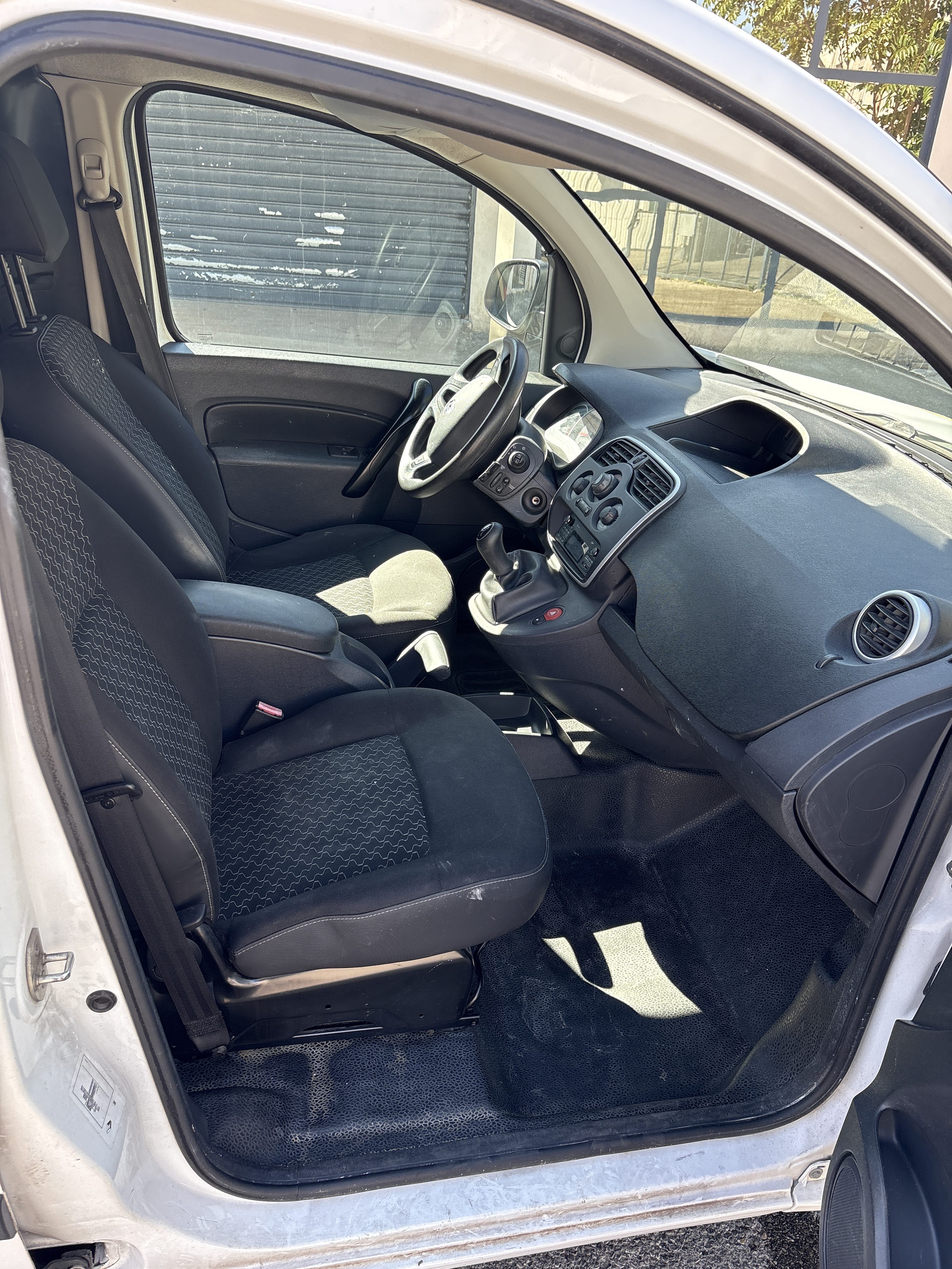 Renault Kangoo Express with Bluetooth audio