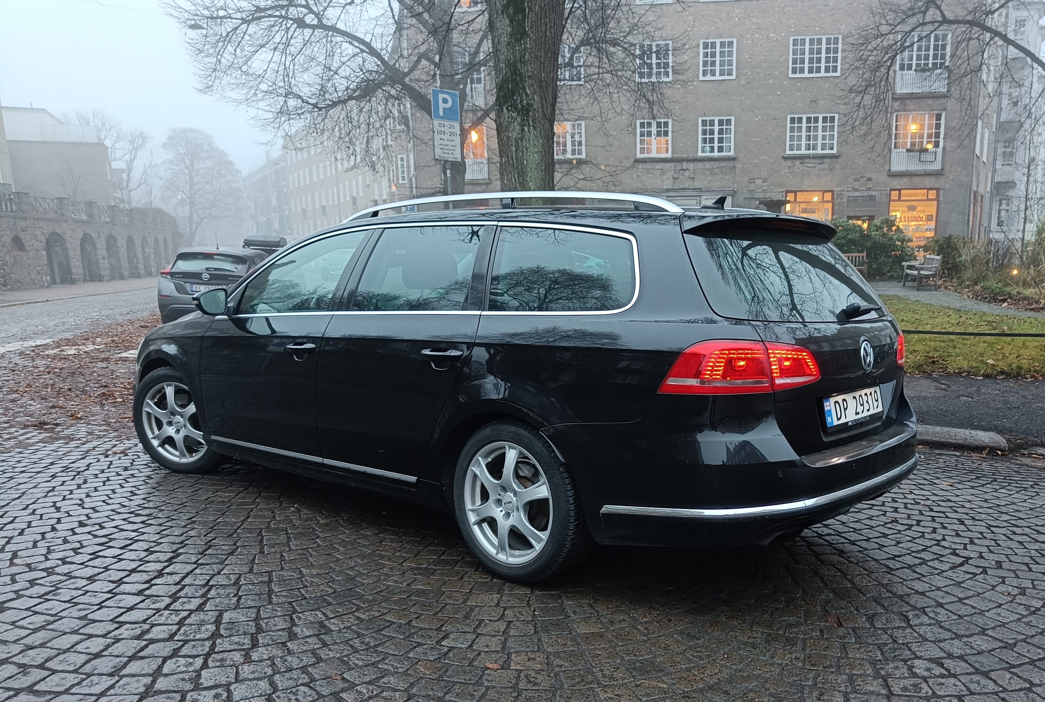 Volkswagen Passat DSG Automat 140Hk R-line mit Navigationsgerät