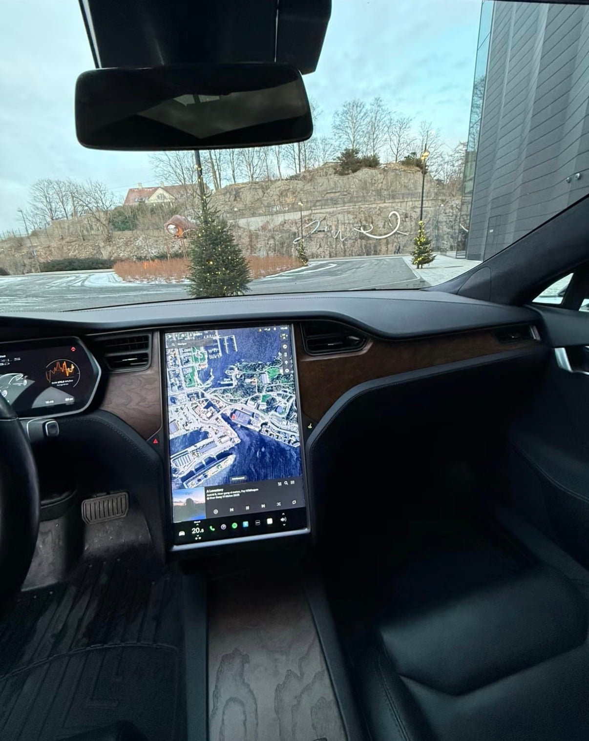 Tesla Model S 75D med GPS