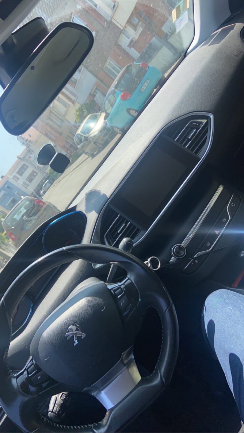 Peugeot 308 avec GPS