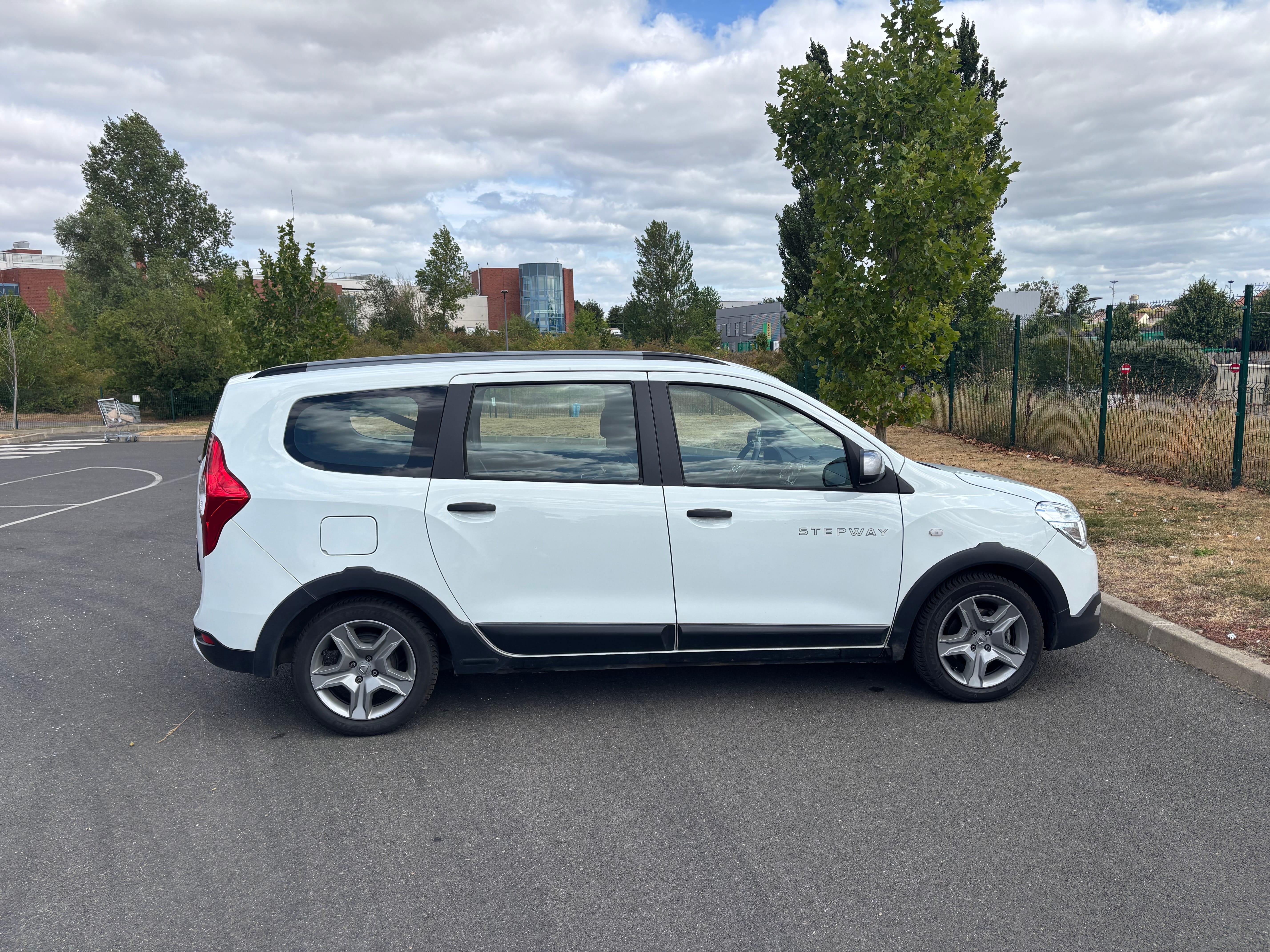 Dacia Lodgy 1.5 Dci avec Climatisation