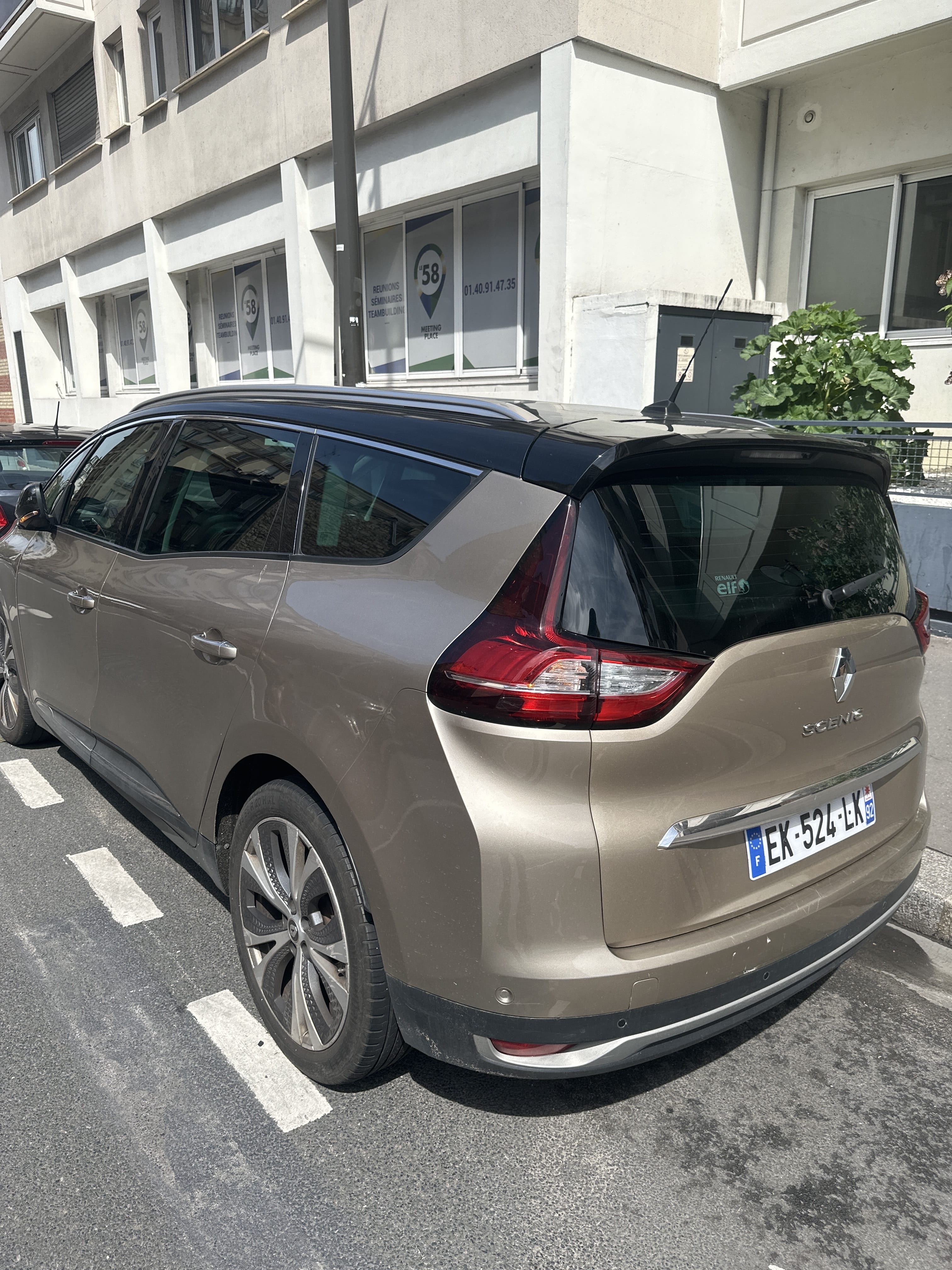 Renault Grand Scenic DCI 160 ENERGY EDC INITIALE PARIS avec Audio Bluetooth