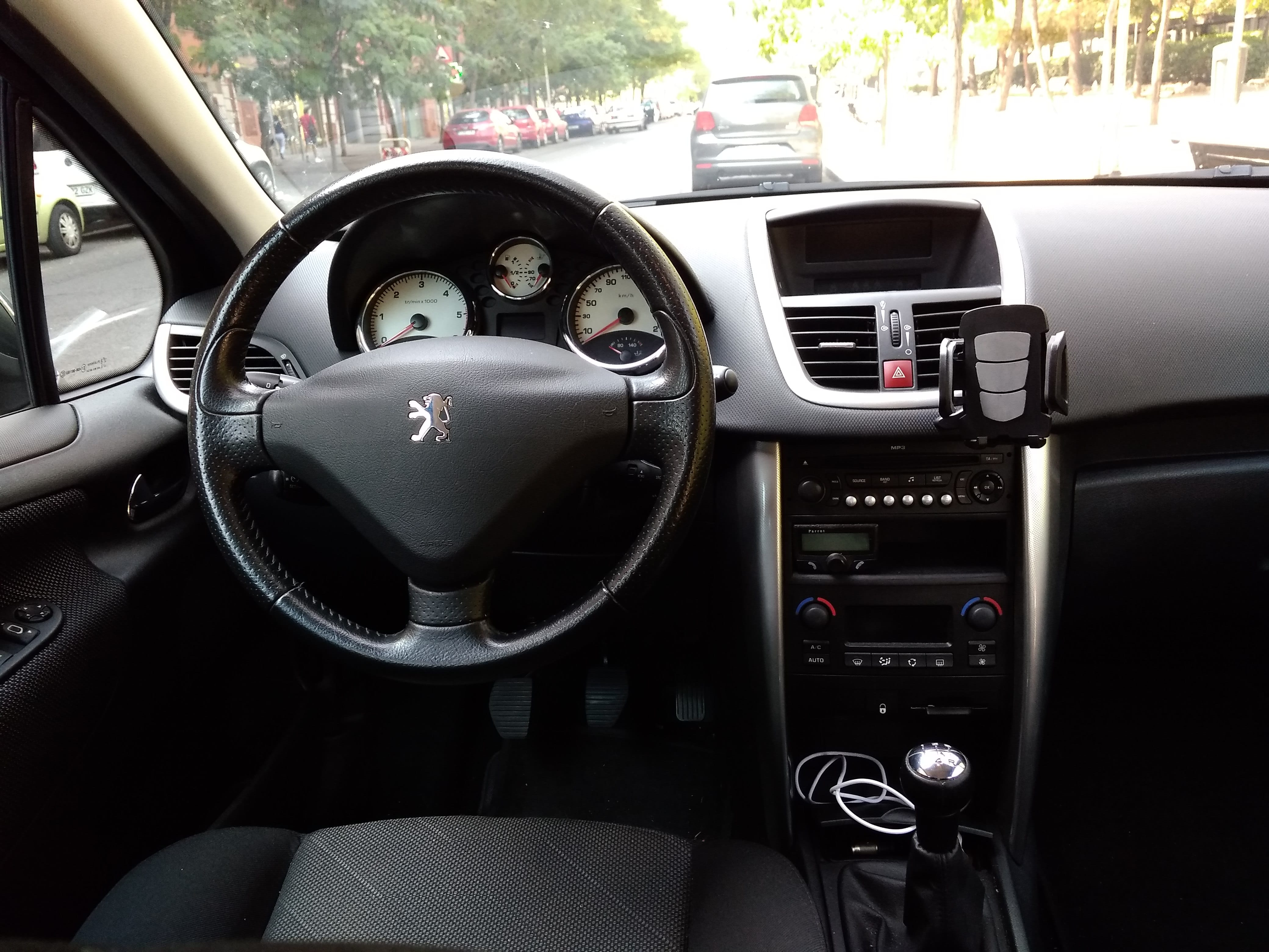Peugeot 207 con Aire acondicionado