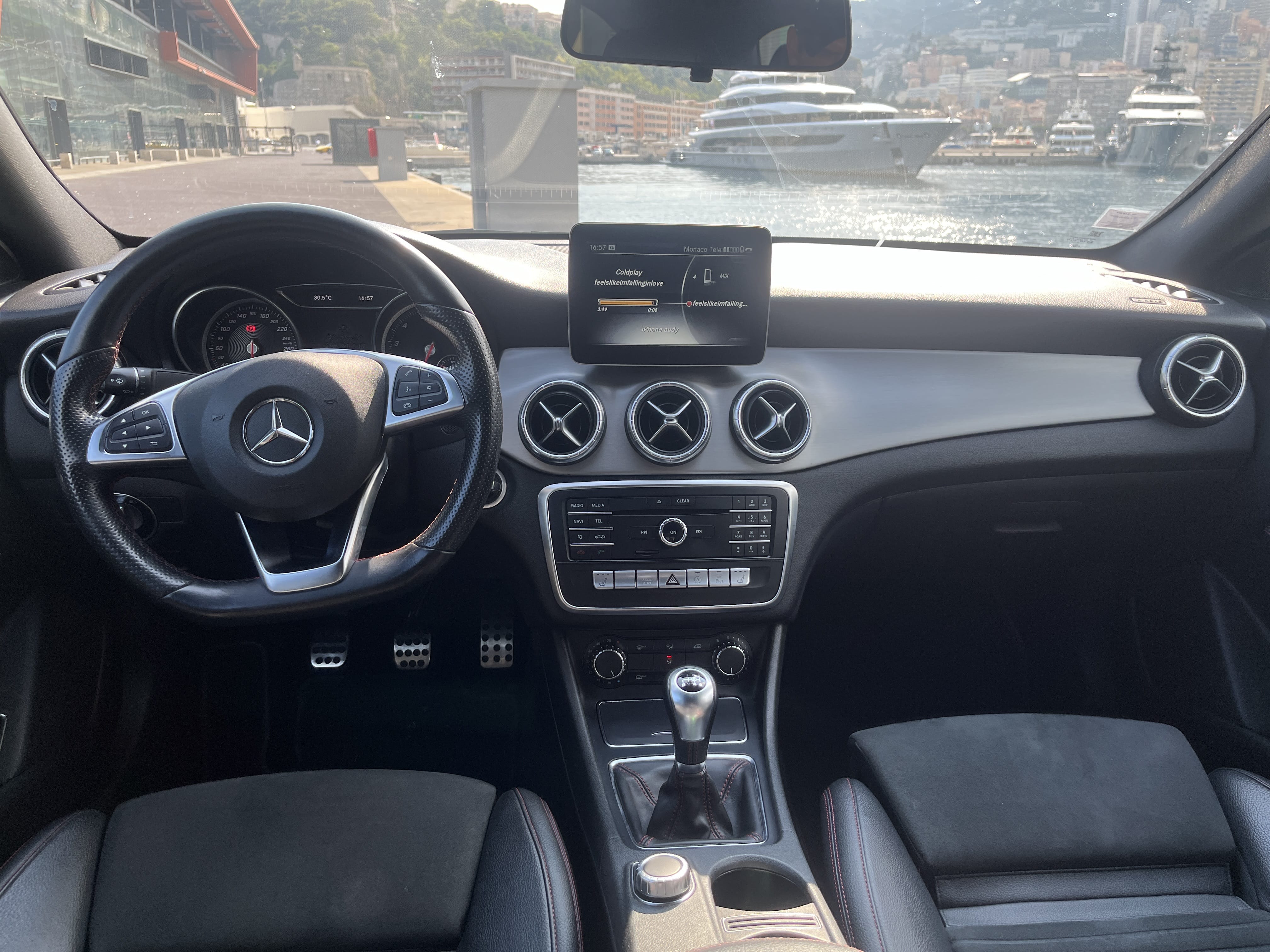 Mercedes-Benz Classe CLA avec Pneus neige