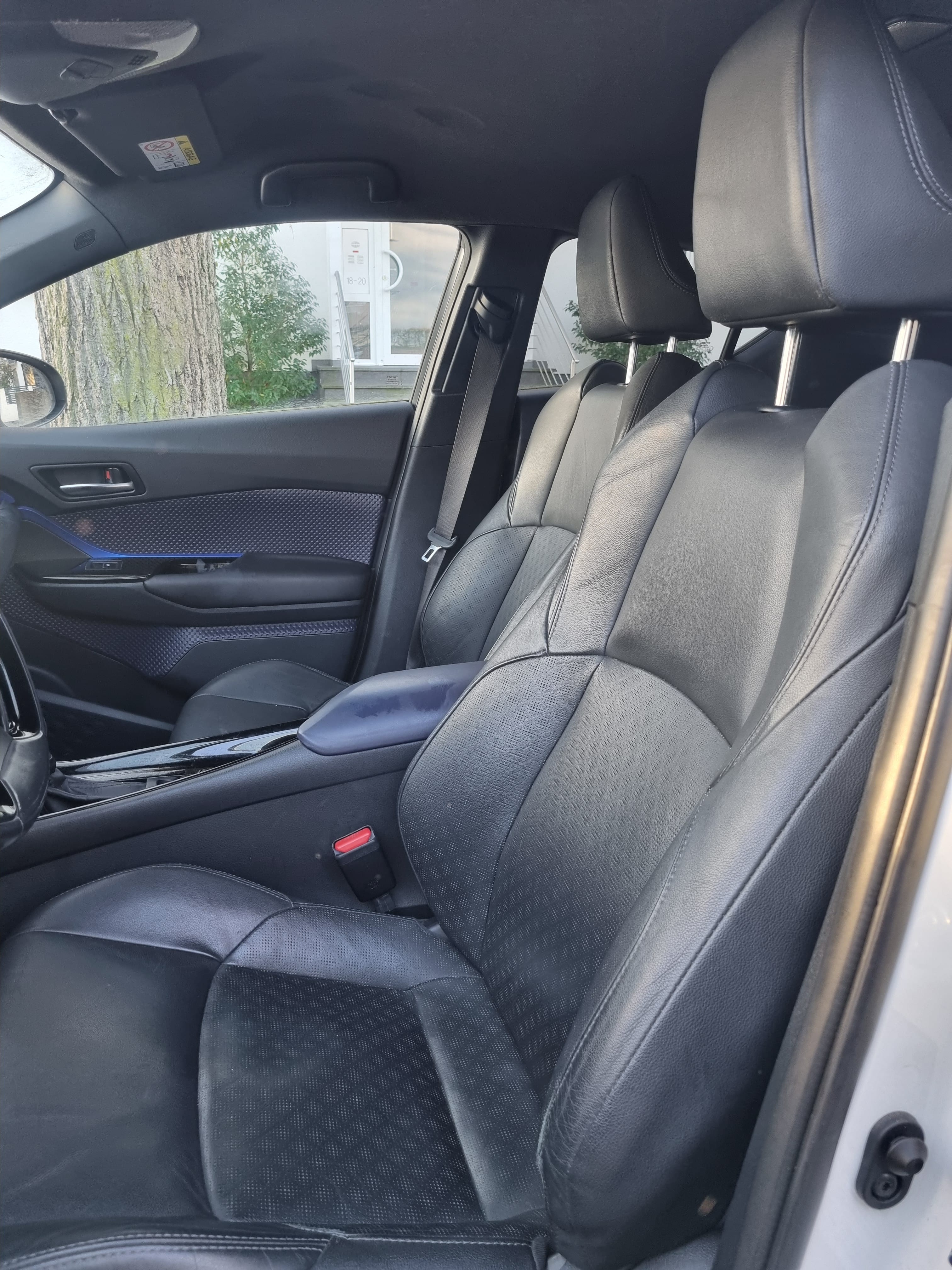 Toyota C-HR Hybrid mit Bluetooth-Audio