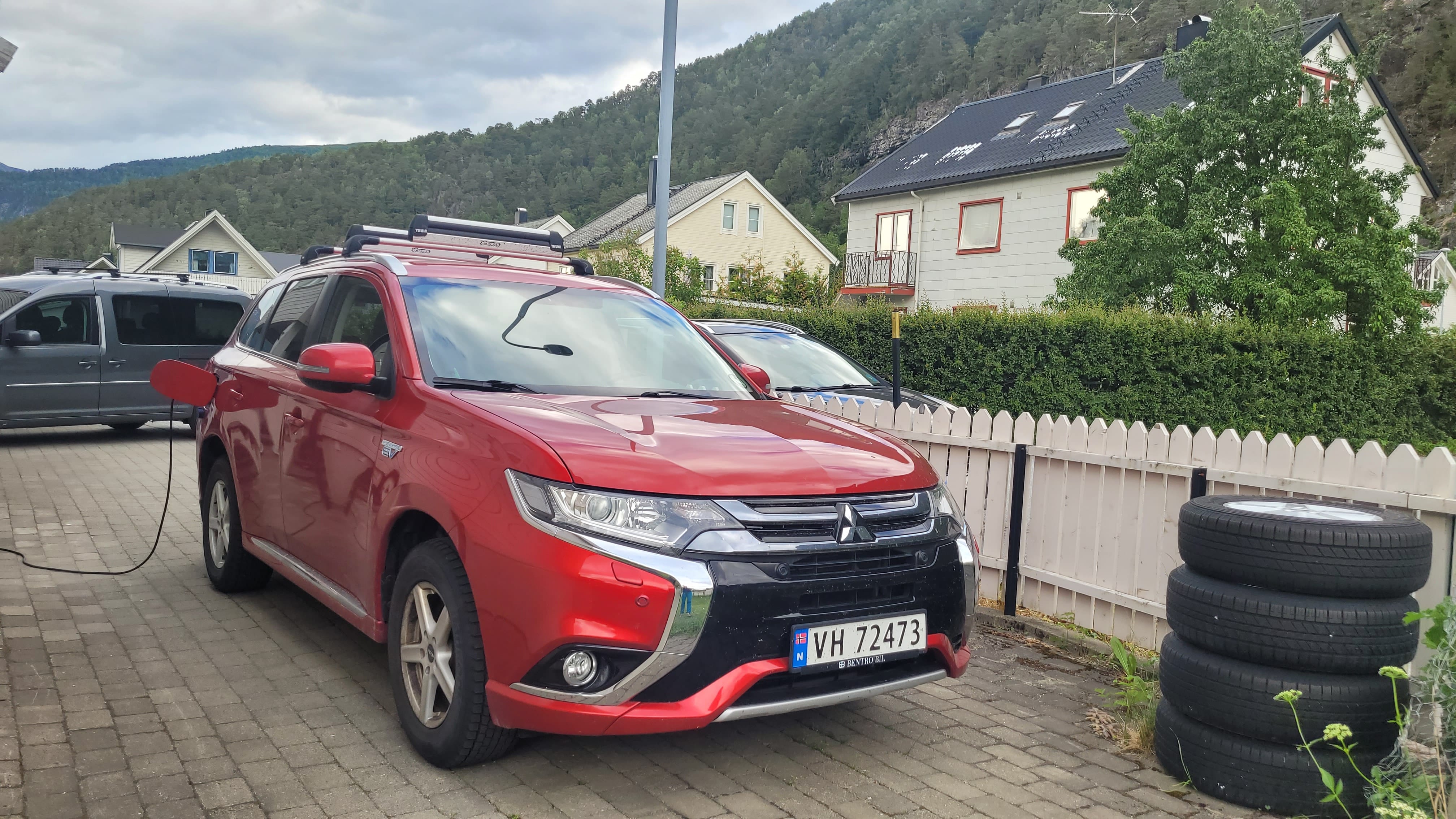 Mitsubishi Outlander PHEV GT, 2016, Blyfri 95 / Elektrisk (hybrid), automatisk