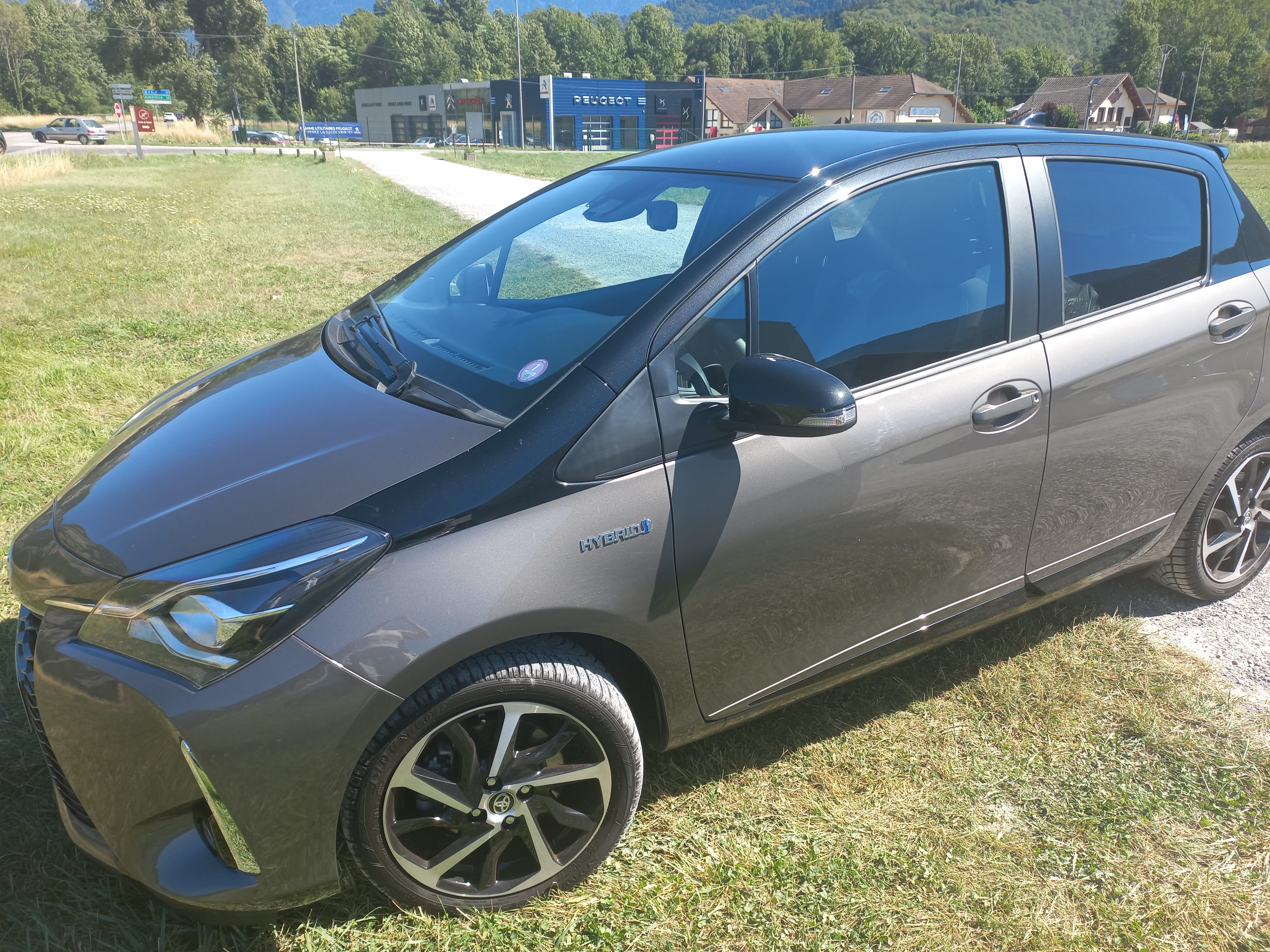 Toyota Yaris Hybride, 2020, Essence 95 / Électrique (hybride), automatique
