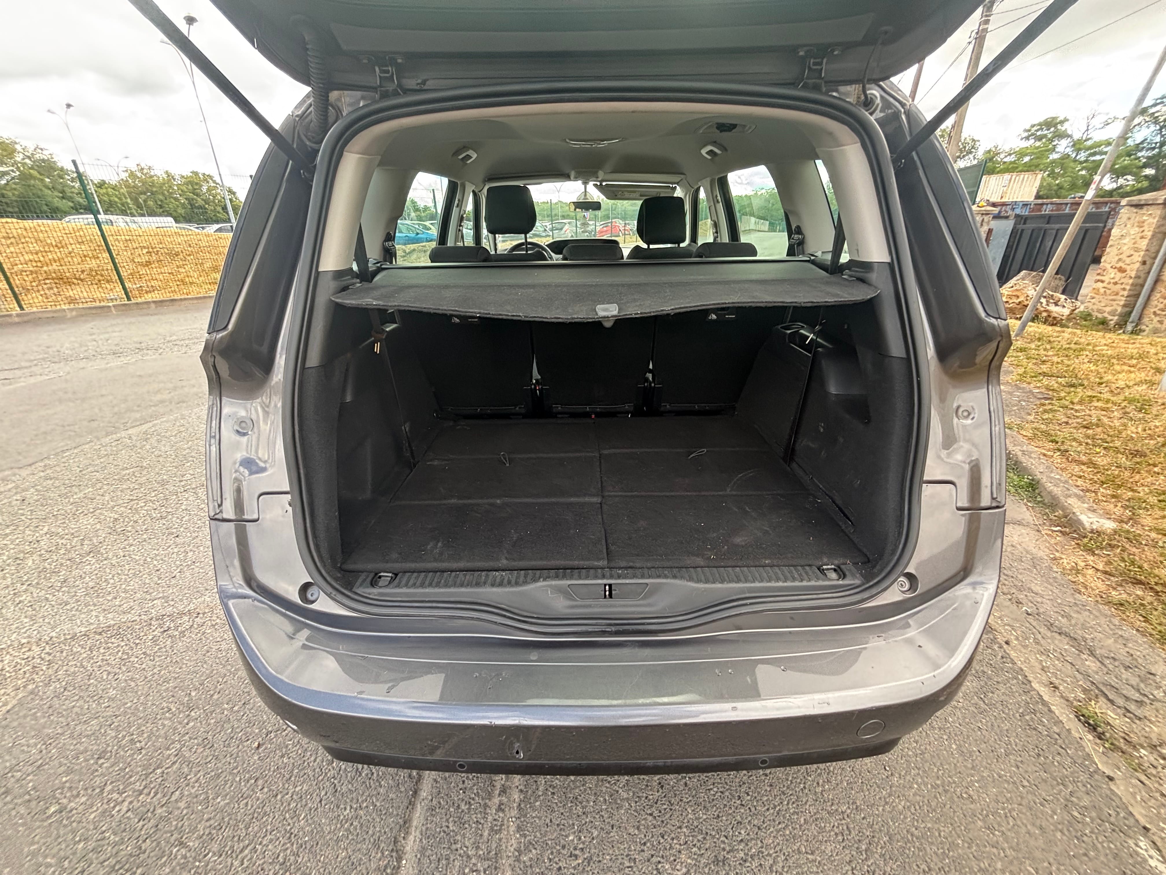 Citroen C4 Grand Spacetourer avec GPS