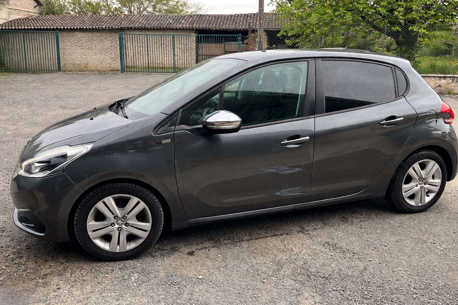 Peugeot 208, 2016, Essence 95
