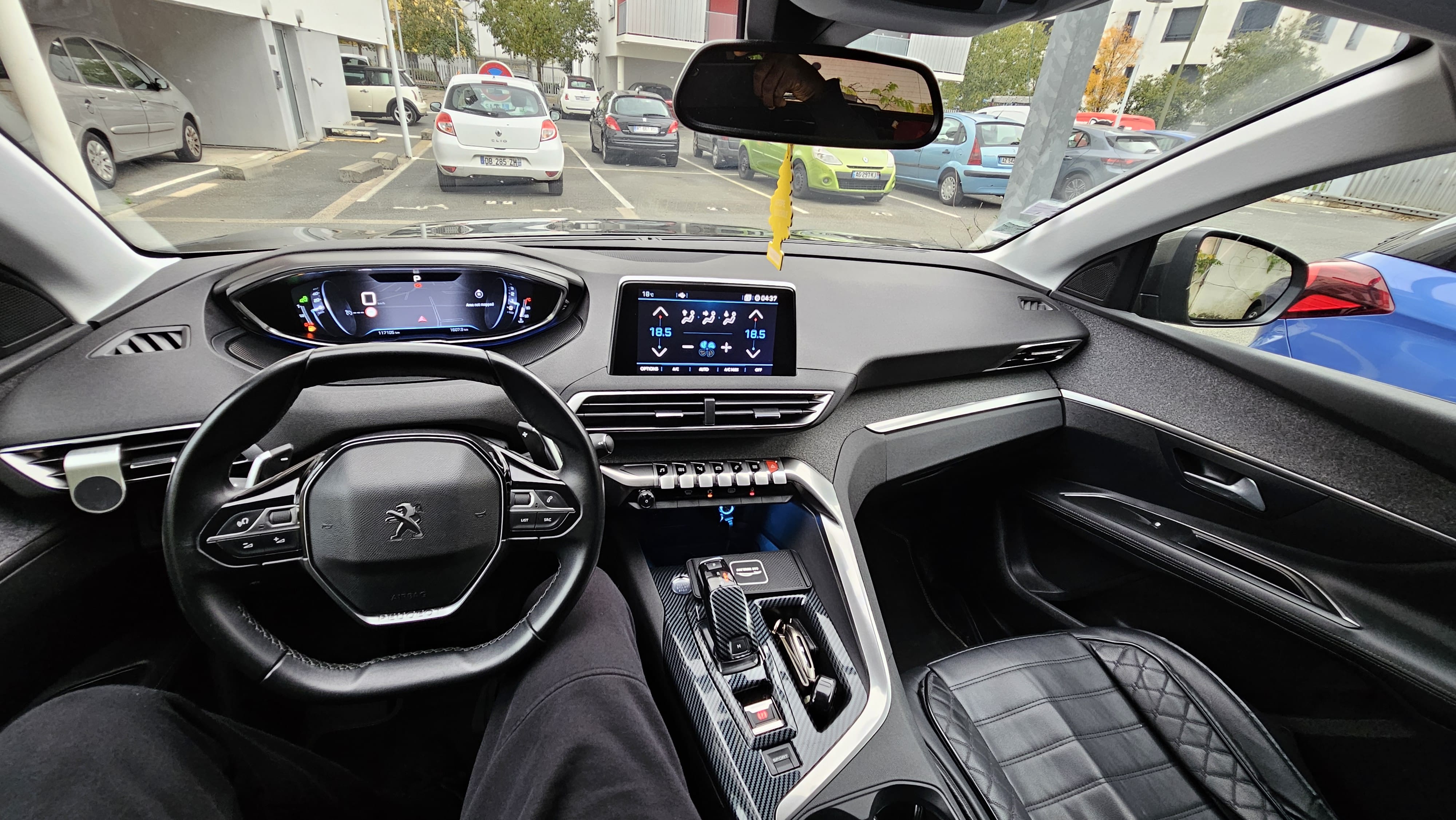 Peugeot 3008 avec Entrée audio / iPod