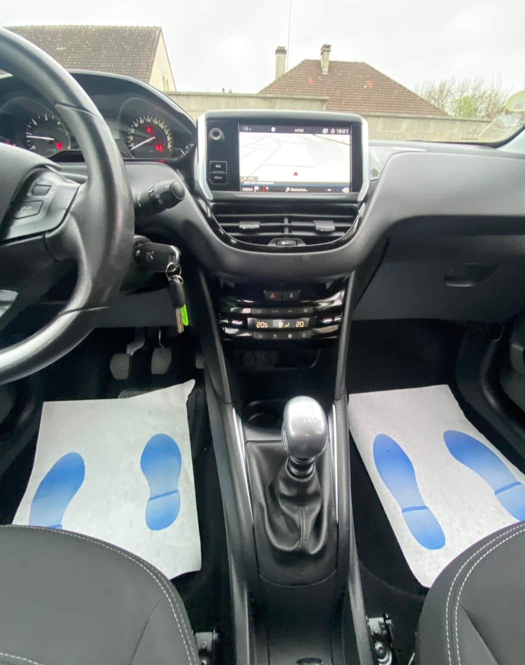 Peugeot 208 1.5 Blue Hdi avec Régulateur de vitesse