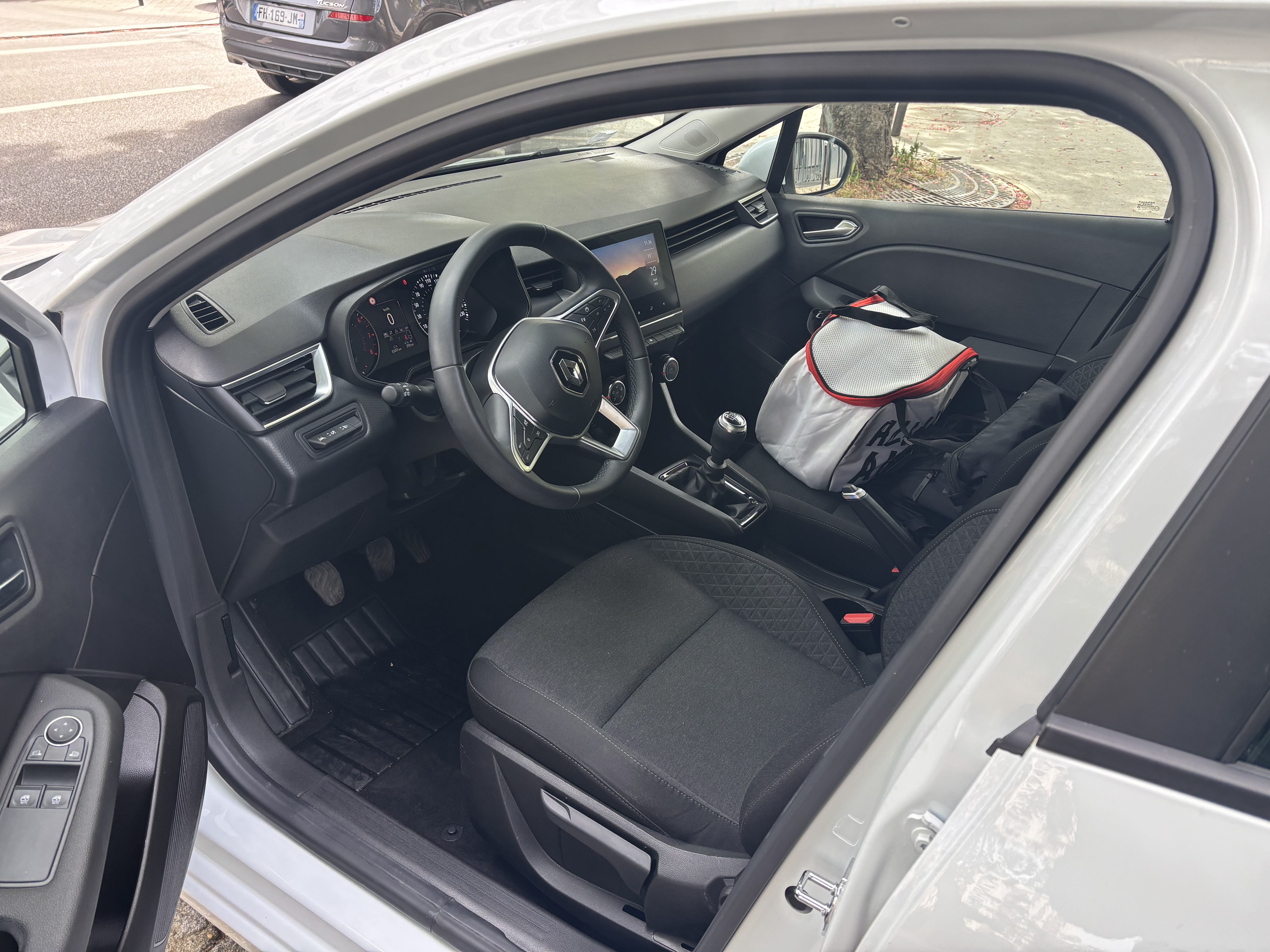 Renault Clio Metro ligne 7bis/ 11 Place des Fêtes place 287 avec GPS